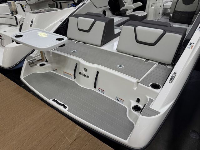 2026 Yamaha Boats AR250 - 3