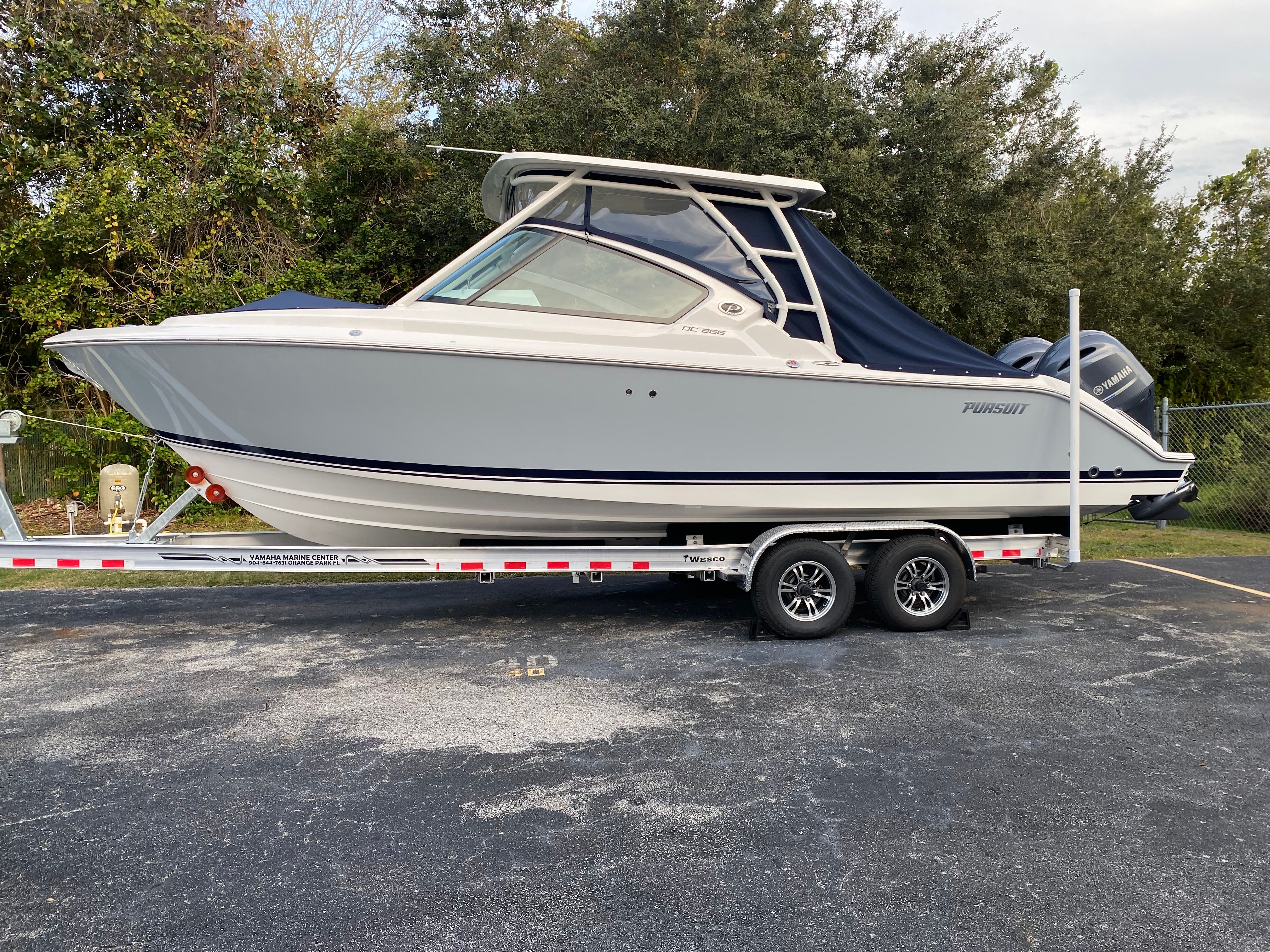 2022 Pursuit DC 266 Dual Console - 2