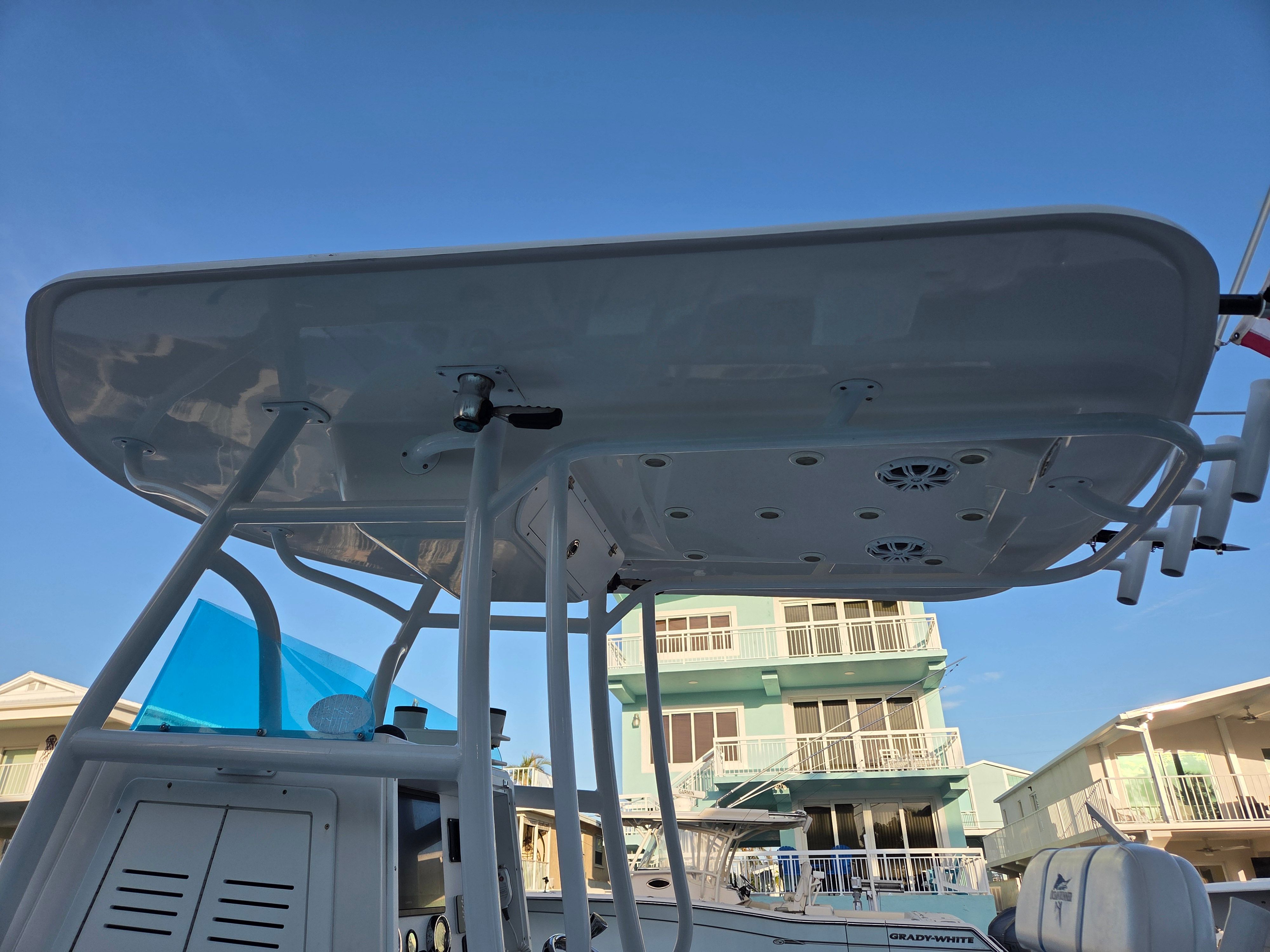 Ocean Runner 29 boat roof with speakers, 2012 model.