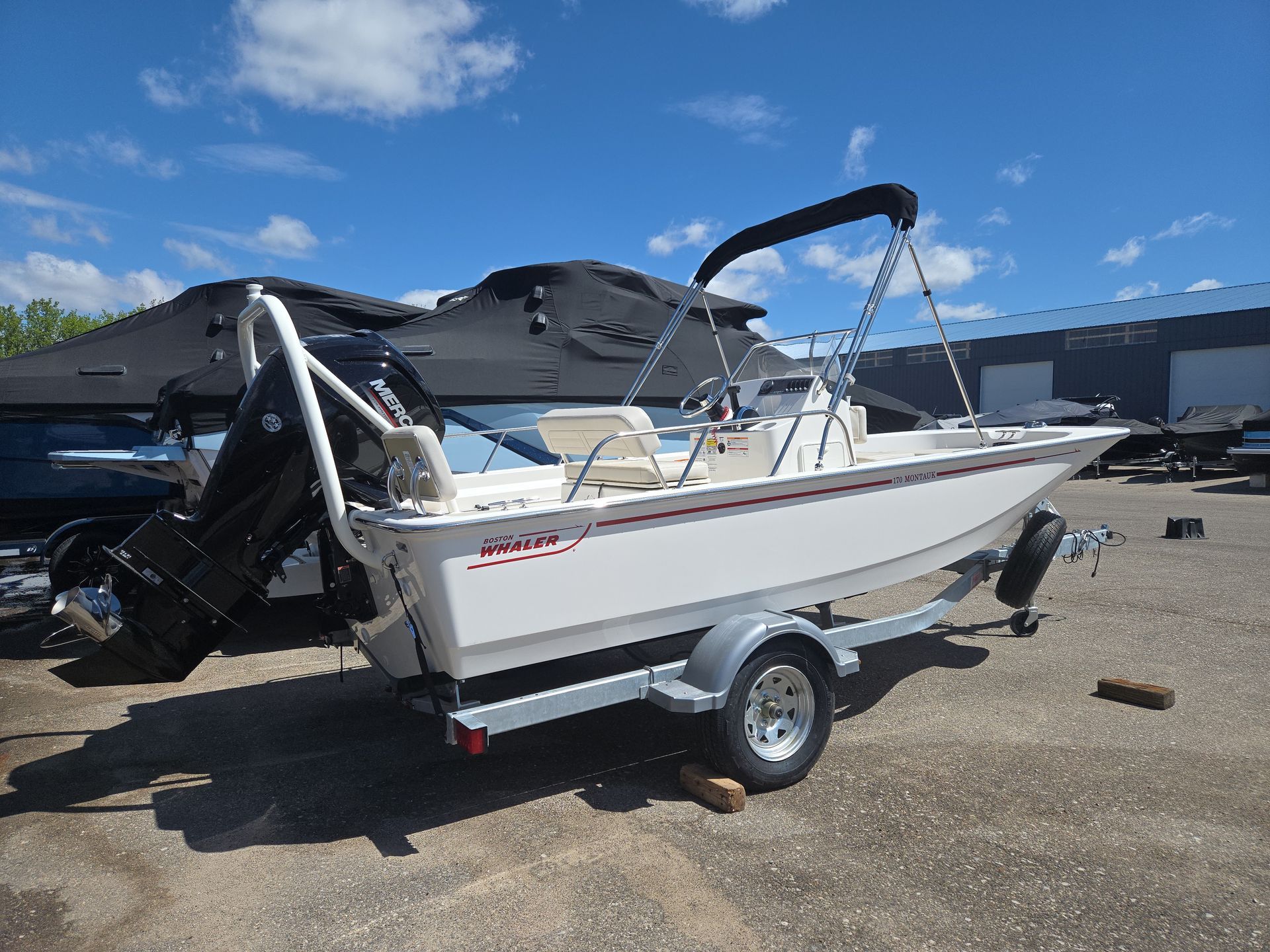 2026 Boston Whaler 170 Montauk - 9