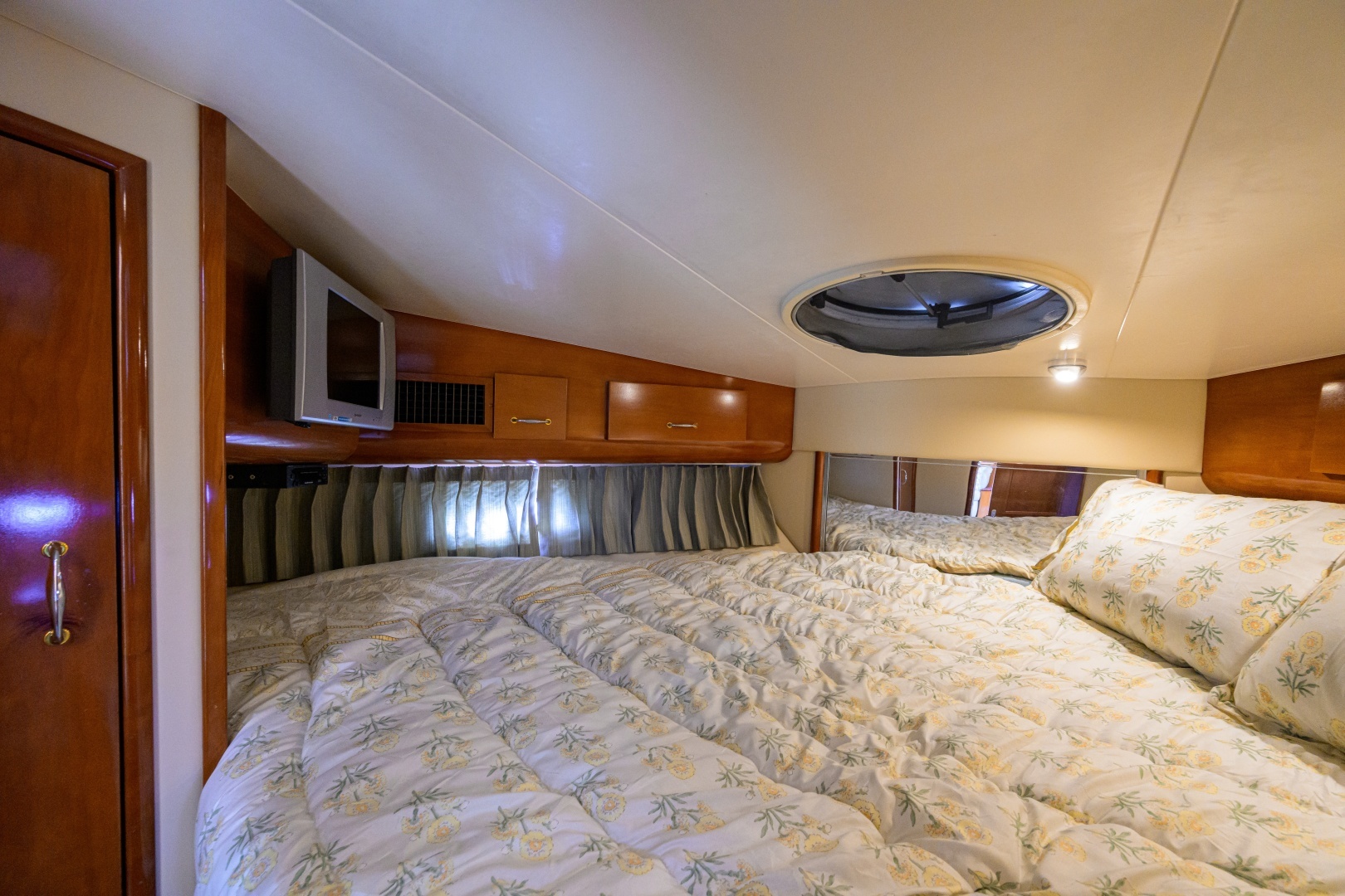 2003 Carver 444 - Image 49