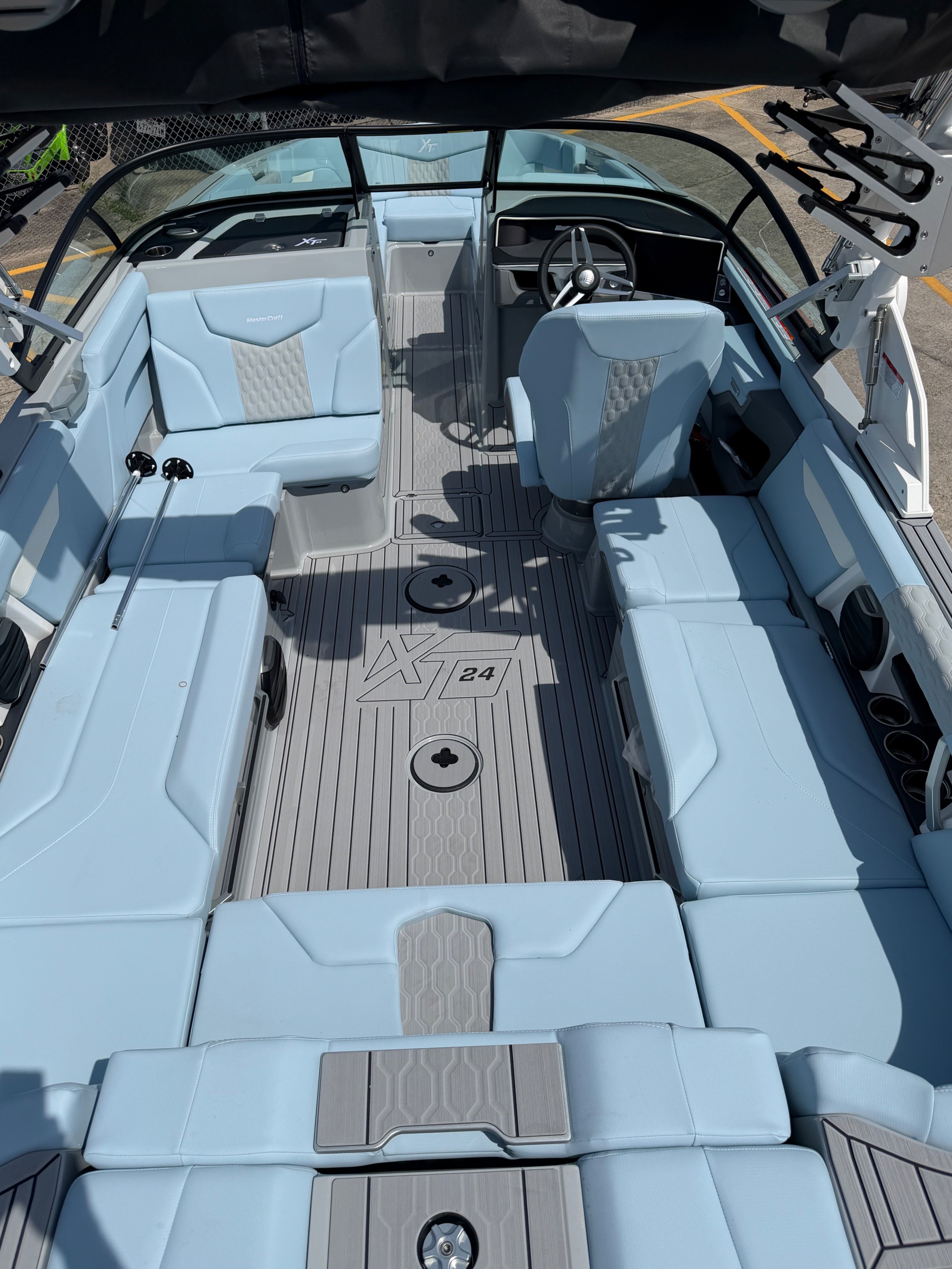 2026 MasterCraft XT24 - 13