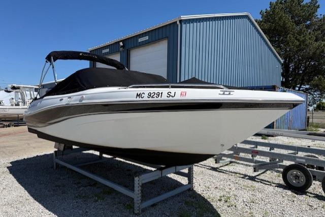 2002 Four Winns 220 Horizon