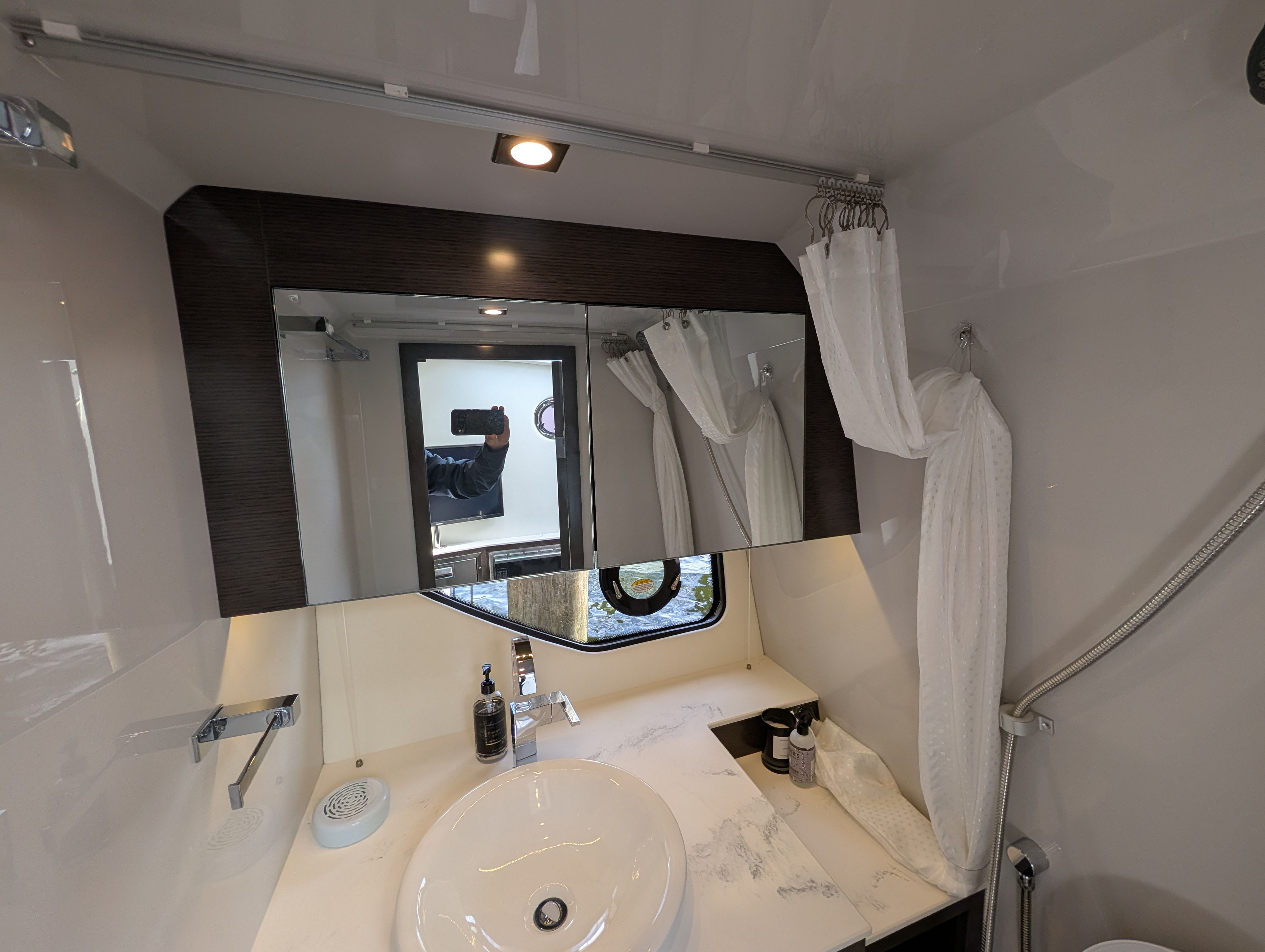 2021 Cruisers Yachts 38 GLS - 51