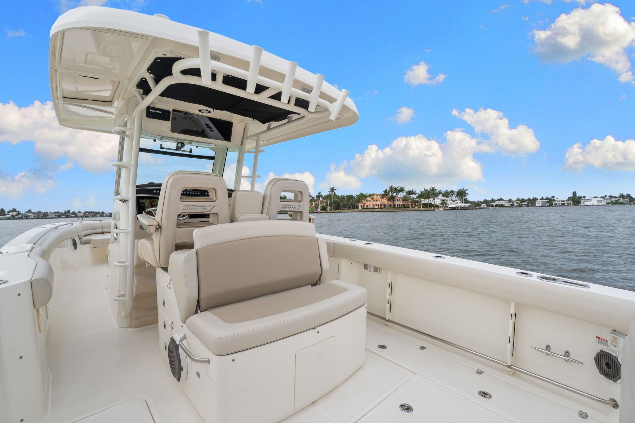 2022 Boston Whaler 330 Outrage - 29