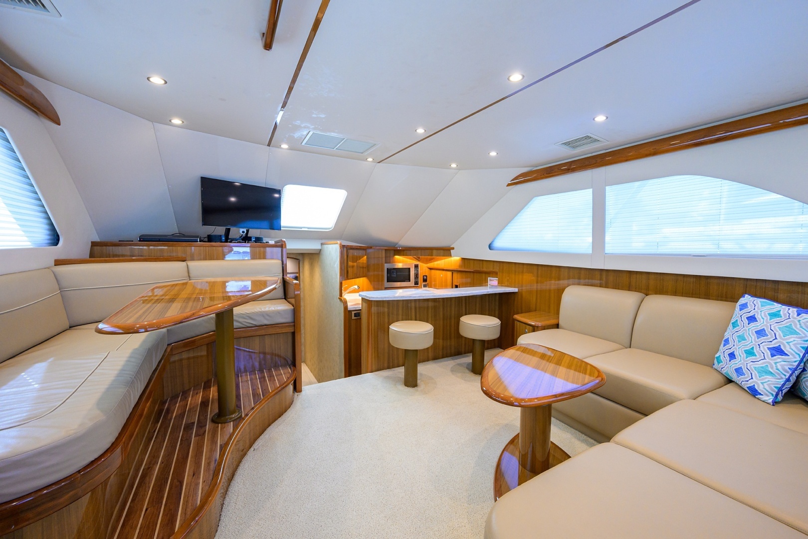 2015 Viking 42 Convertible - Image 2