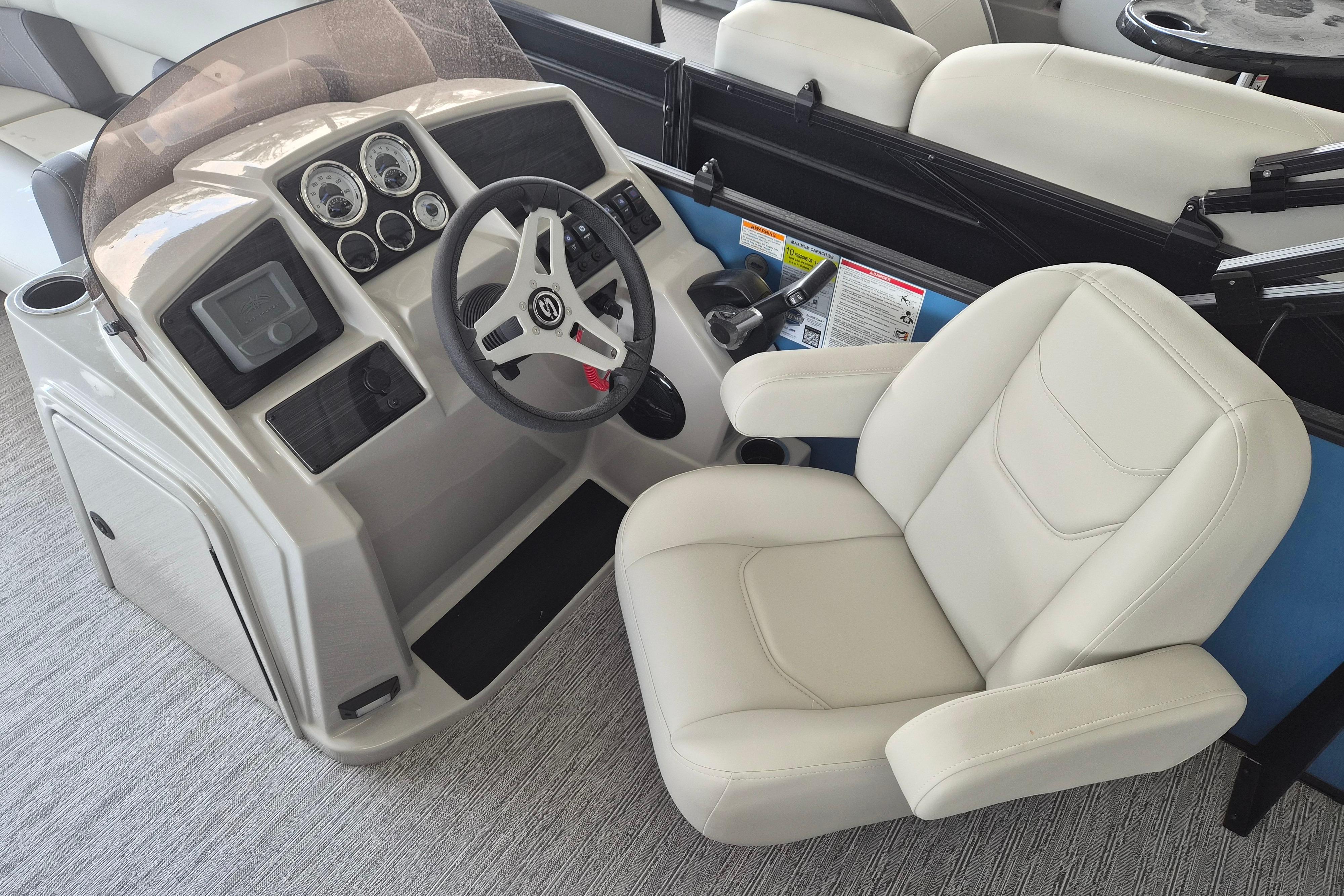 2026 Sylvan Mirage Fish 820 Party Fish boat helm with modern controls and comfortable seating.
