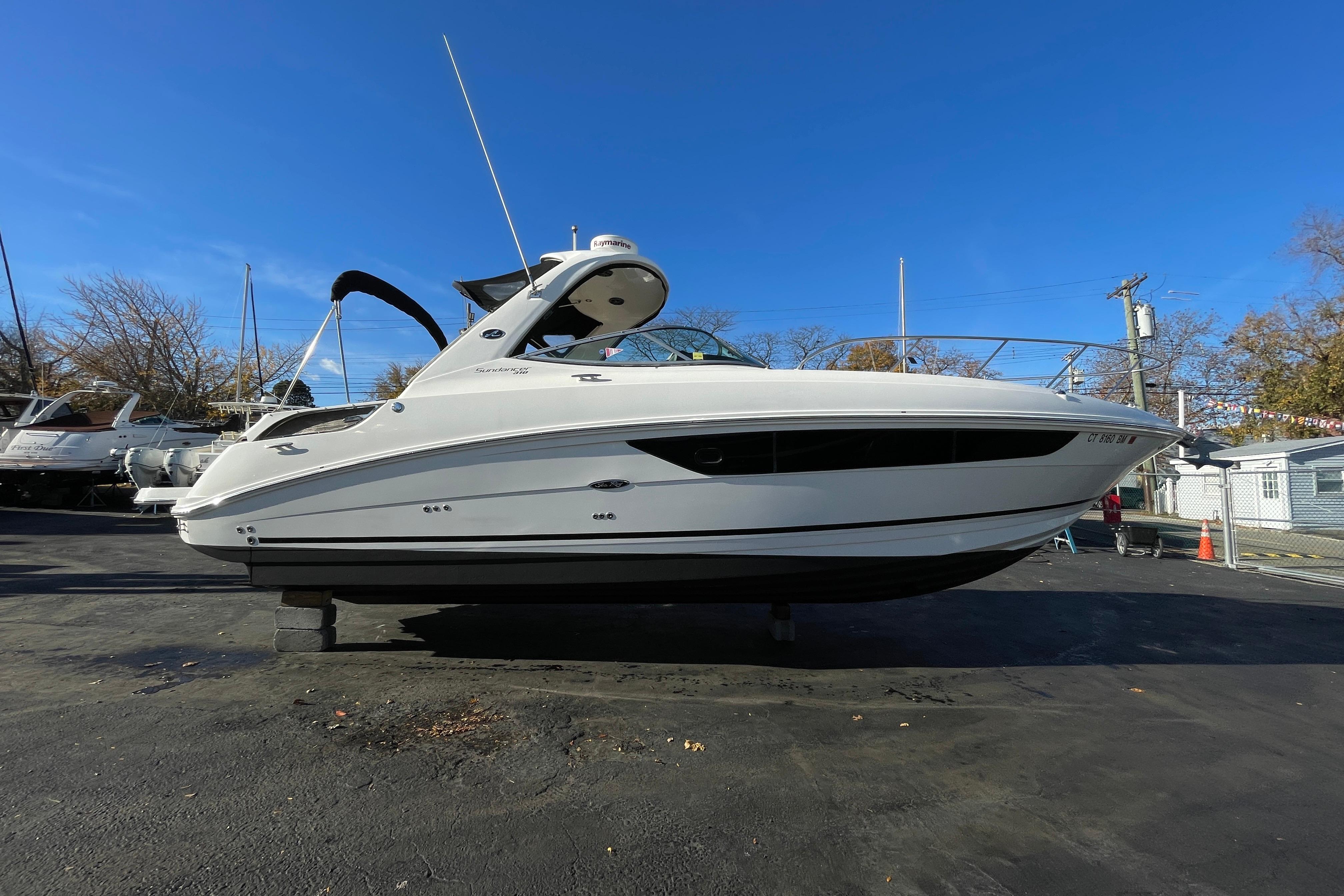 2015 Sea Ray Sundancer 310