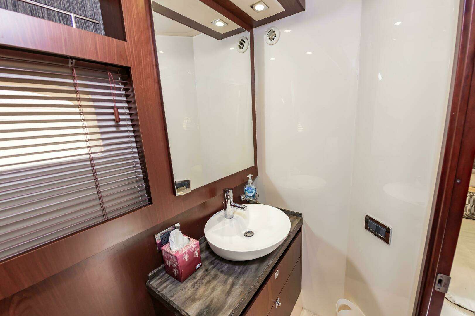 2015 Sea Ray 510 Fly - Image 44