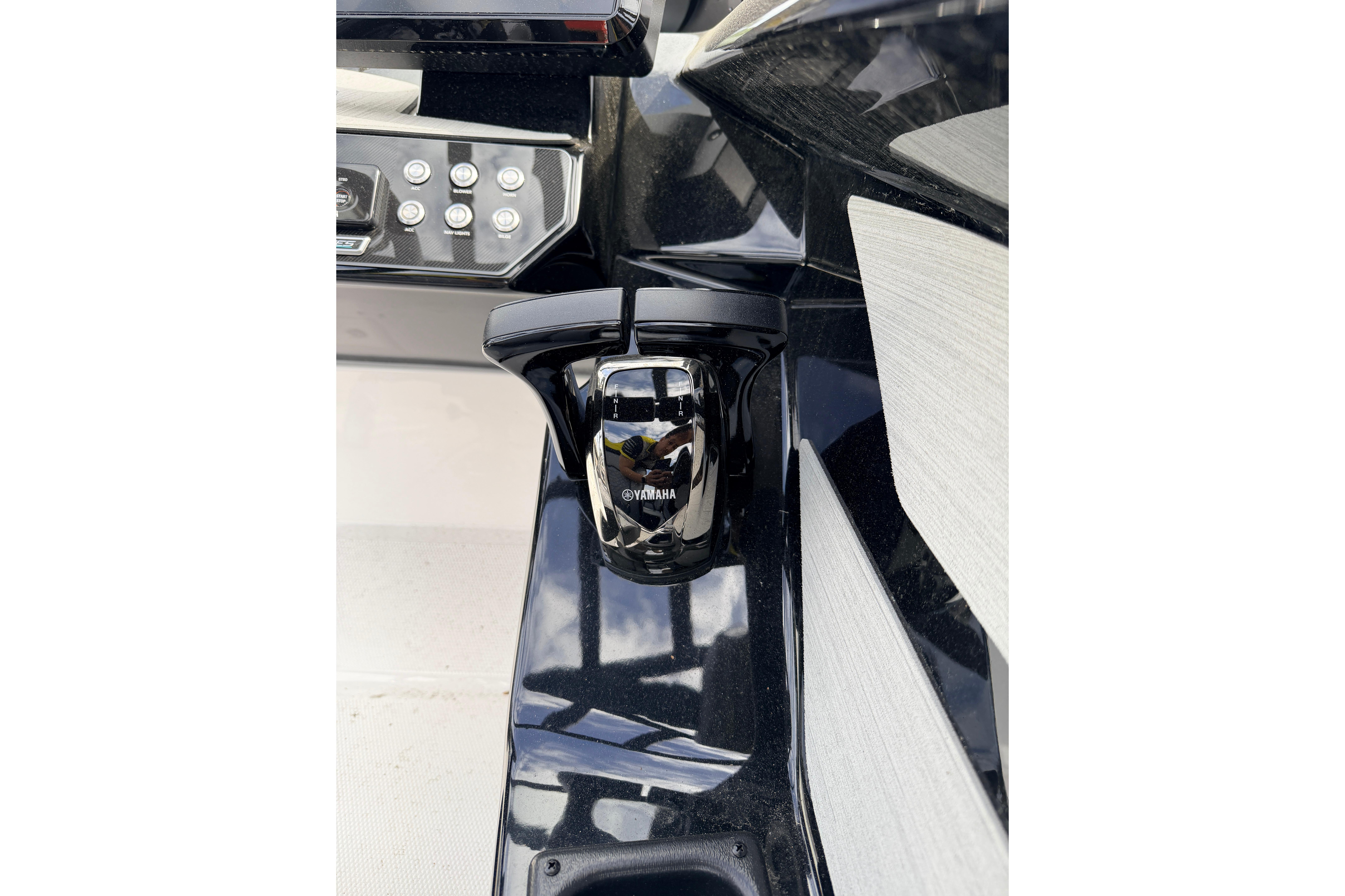 Yamaha Boats 222XD 2026 control console with controls.
