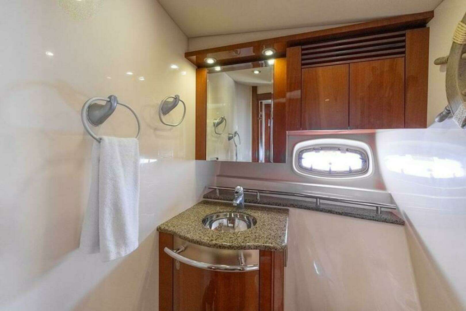 2007 Sea Ray 48 Sundancer - Image 30