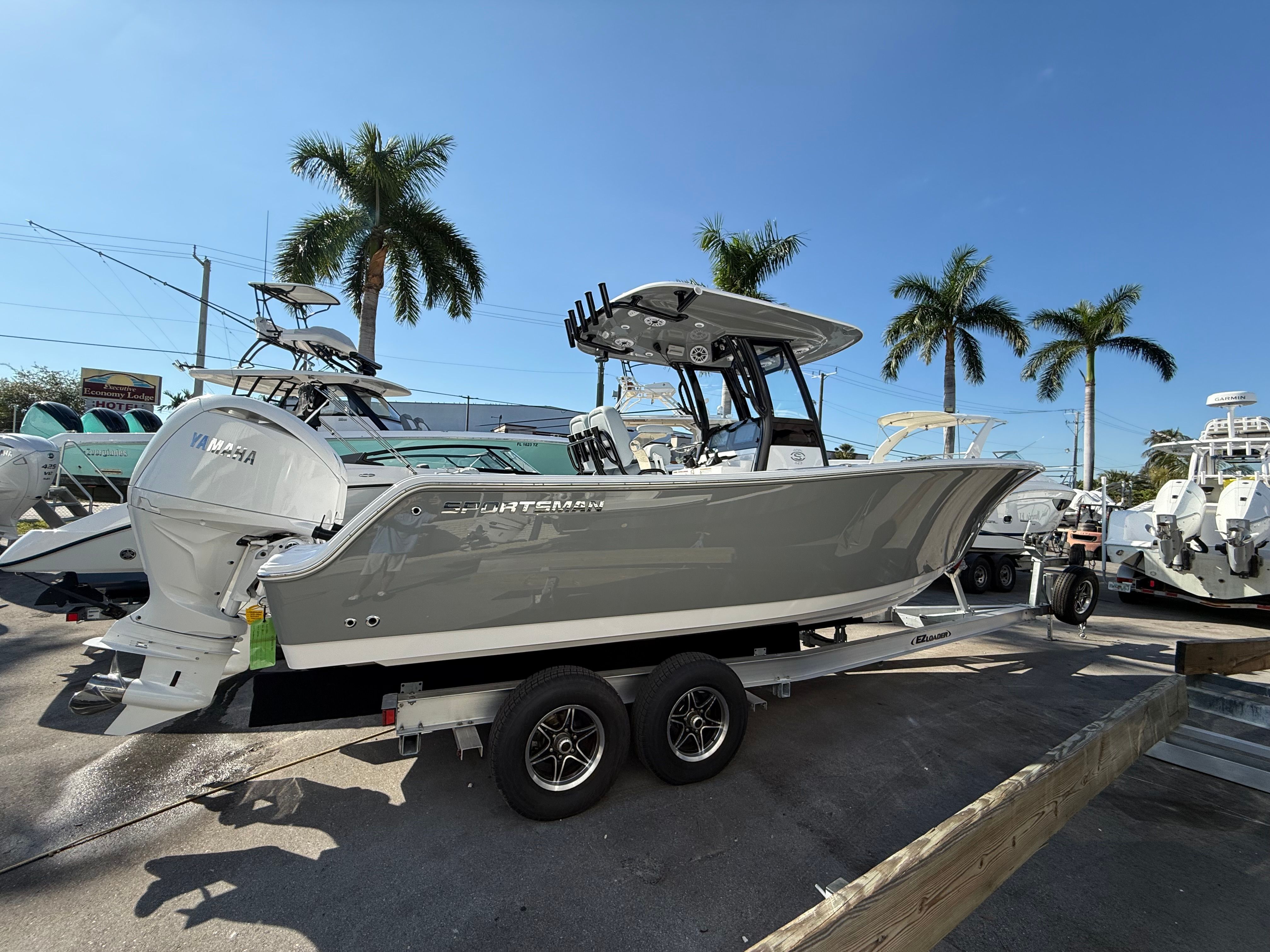 2026 Sportsman Open 252 Center Console