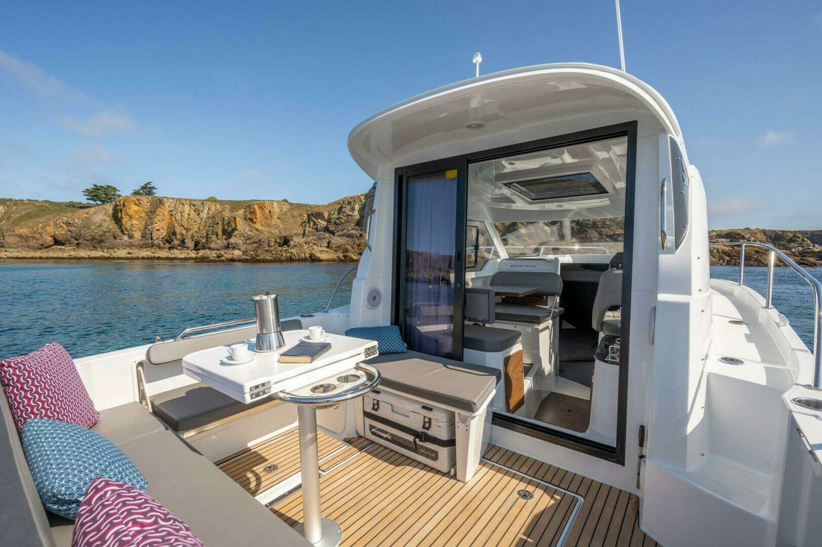 2027 Beneteau Antares 8 - Image 9