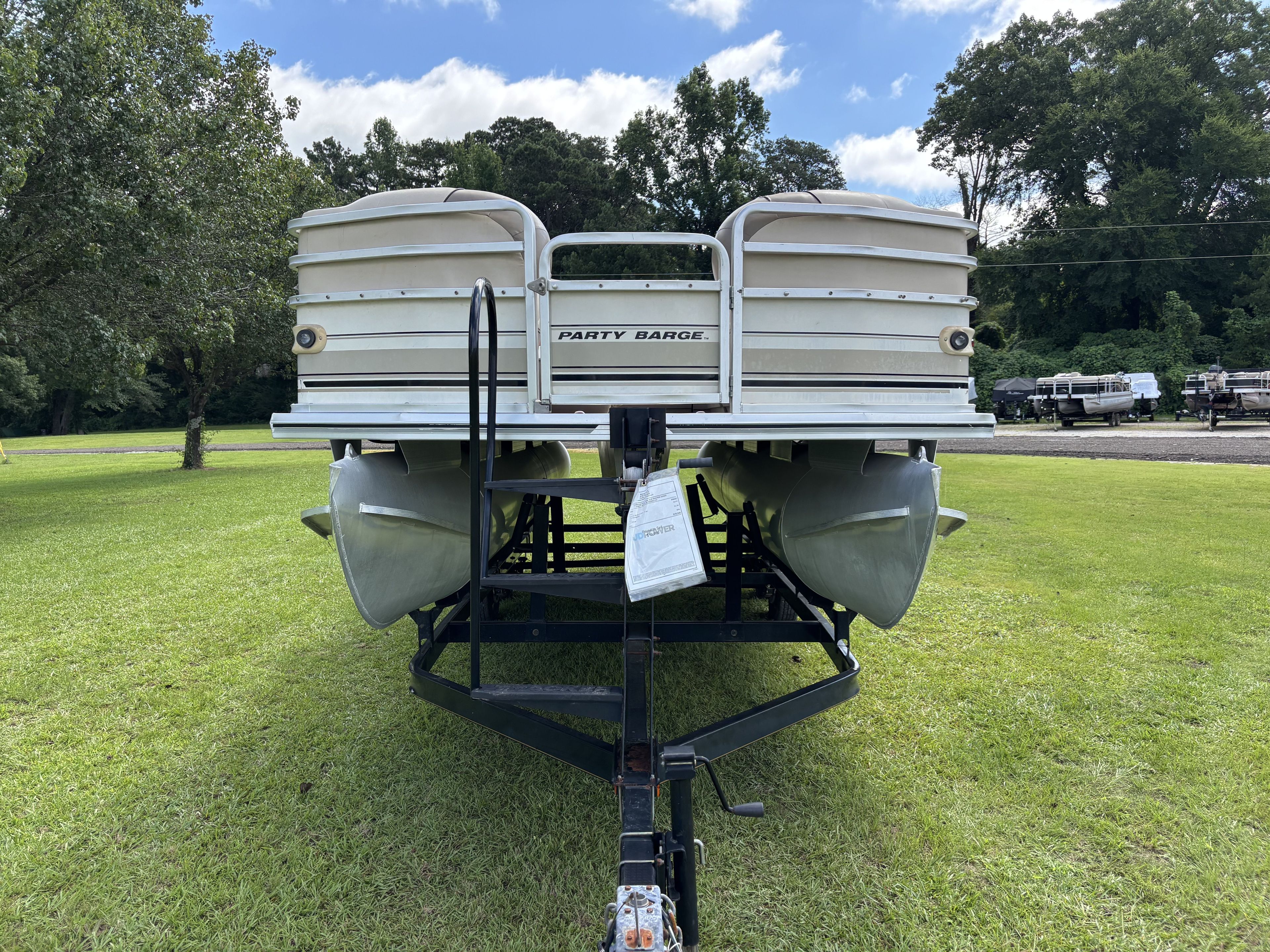 2001 Sun Tracker 22 Party Barge - 10