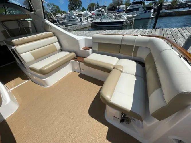 2012 Tiara Yachts 3100 Coronet - Image 6