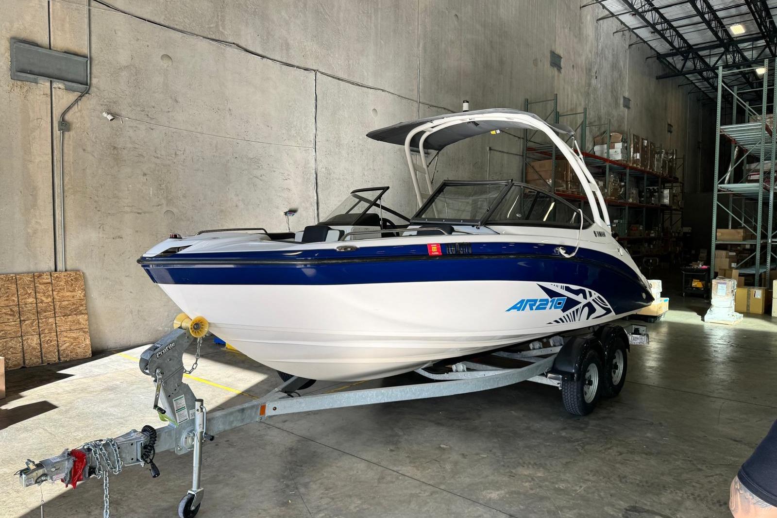 2022 Yamaha Boats AR210