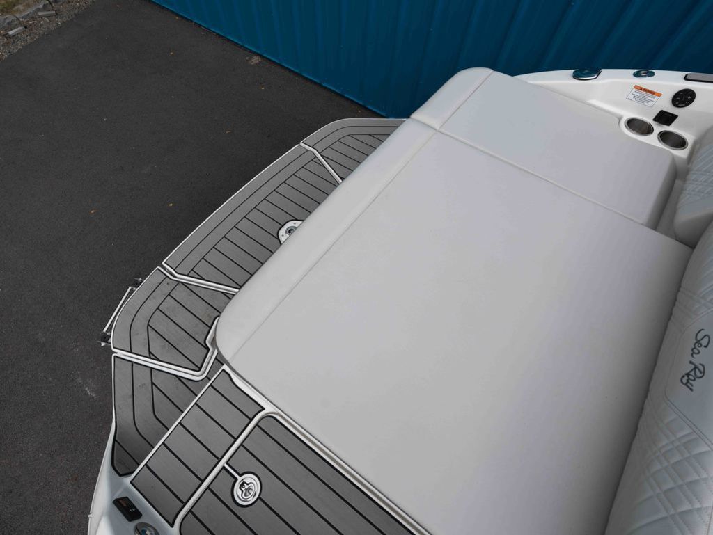 2025 Sea Ray SDX 250 - 16