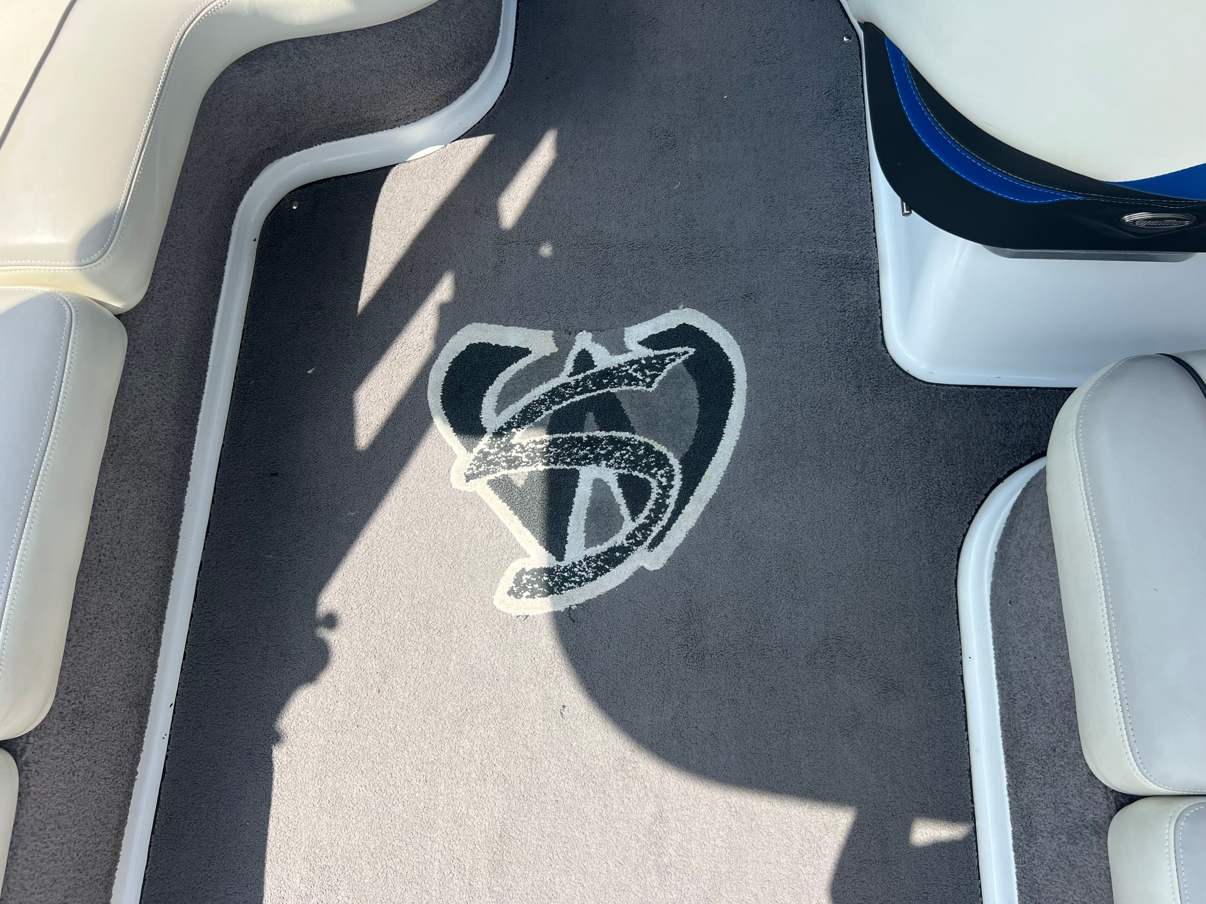 2014 MALIBU 23 LSV - Image 14