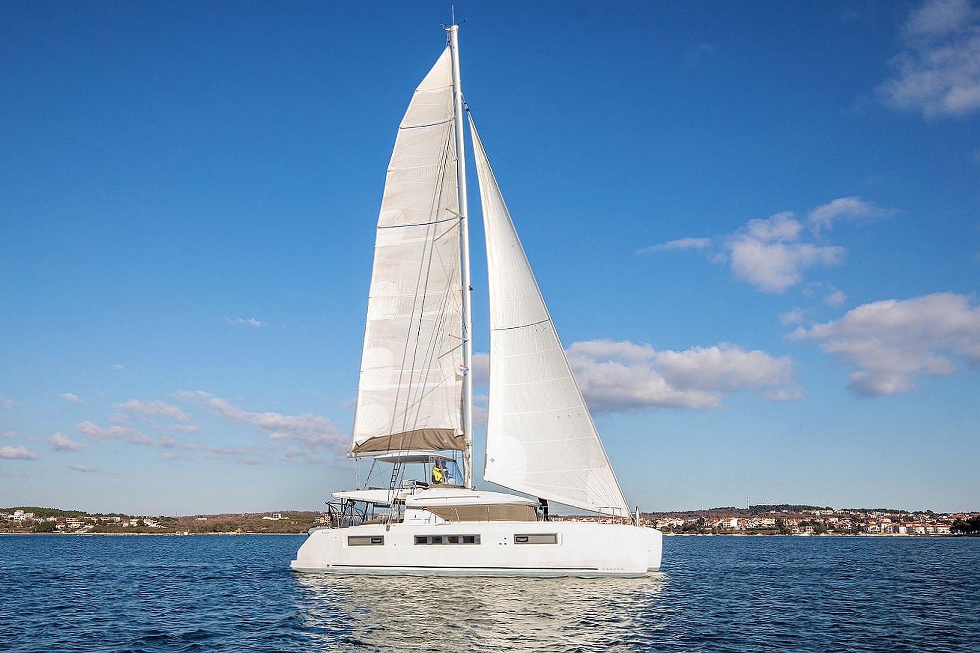 2022 Lagoon 50
