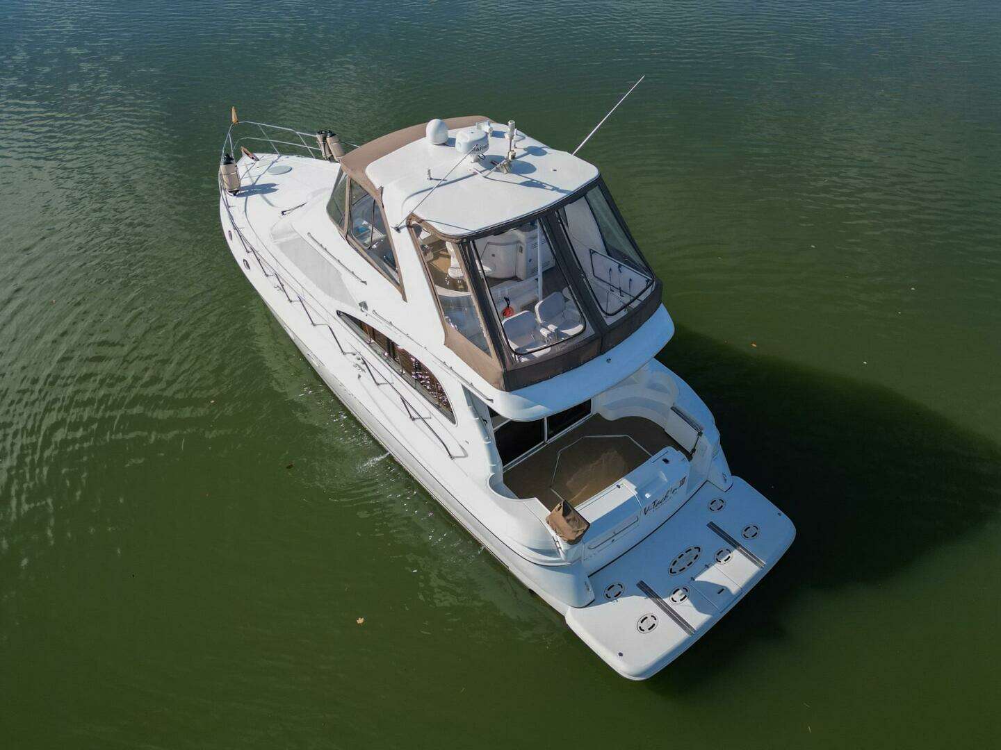 2002 Cruisers Yachts 5000 Sedan Sport - Image 10