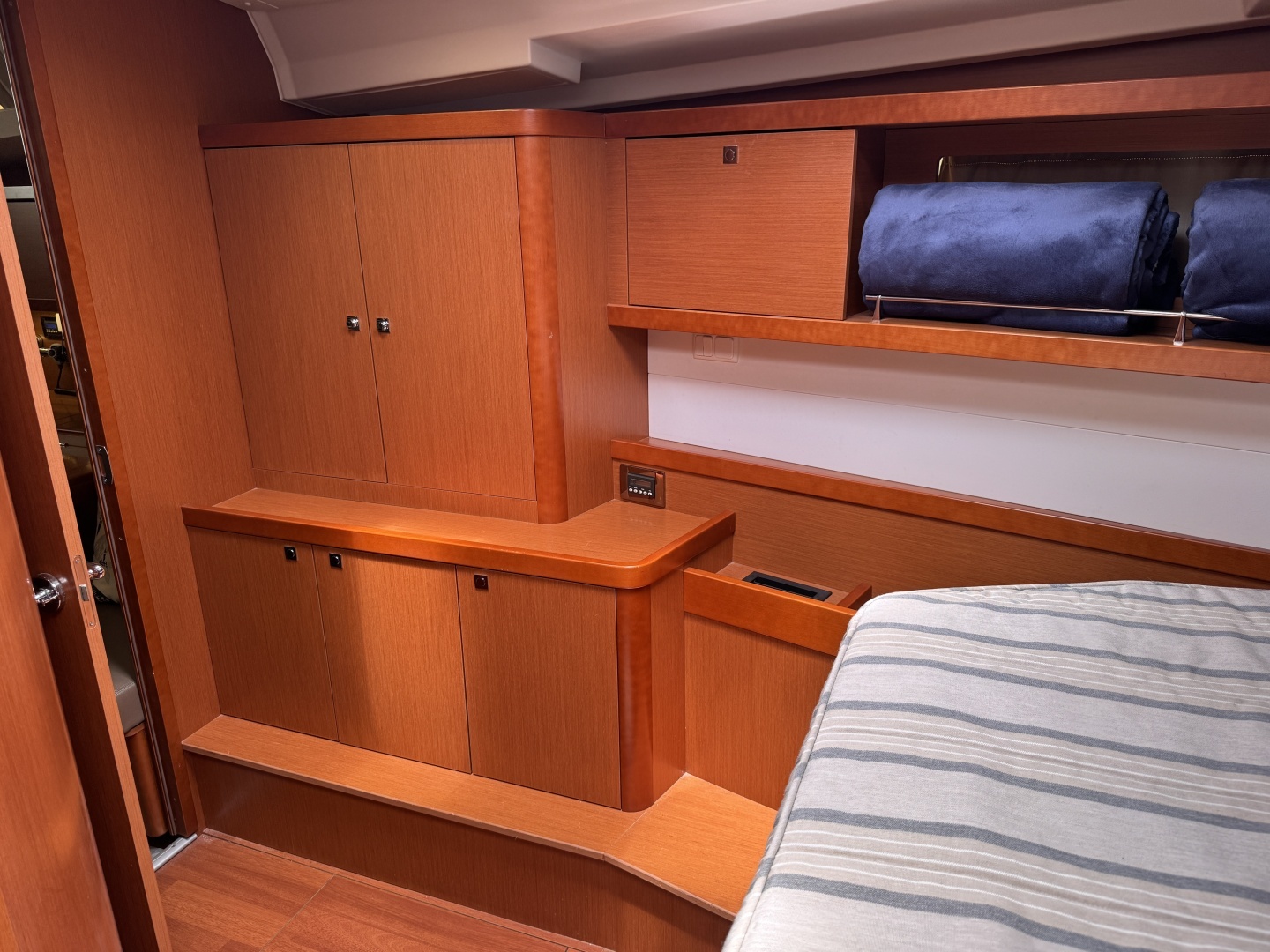 2017 Beneteau Oceanis 45 - Image 60