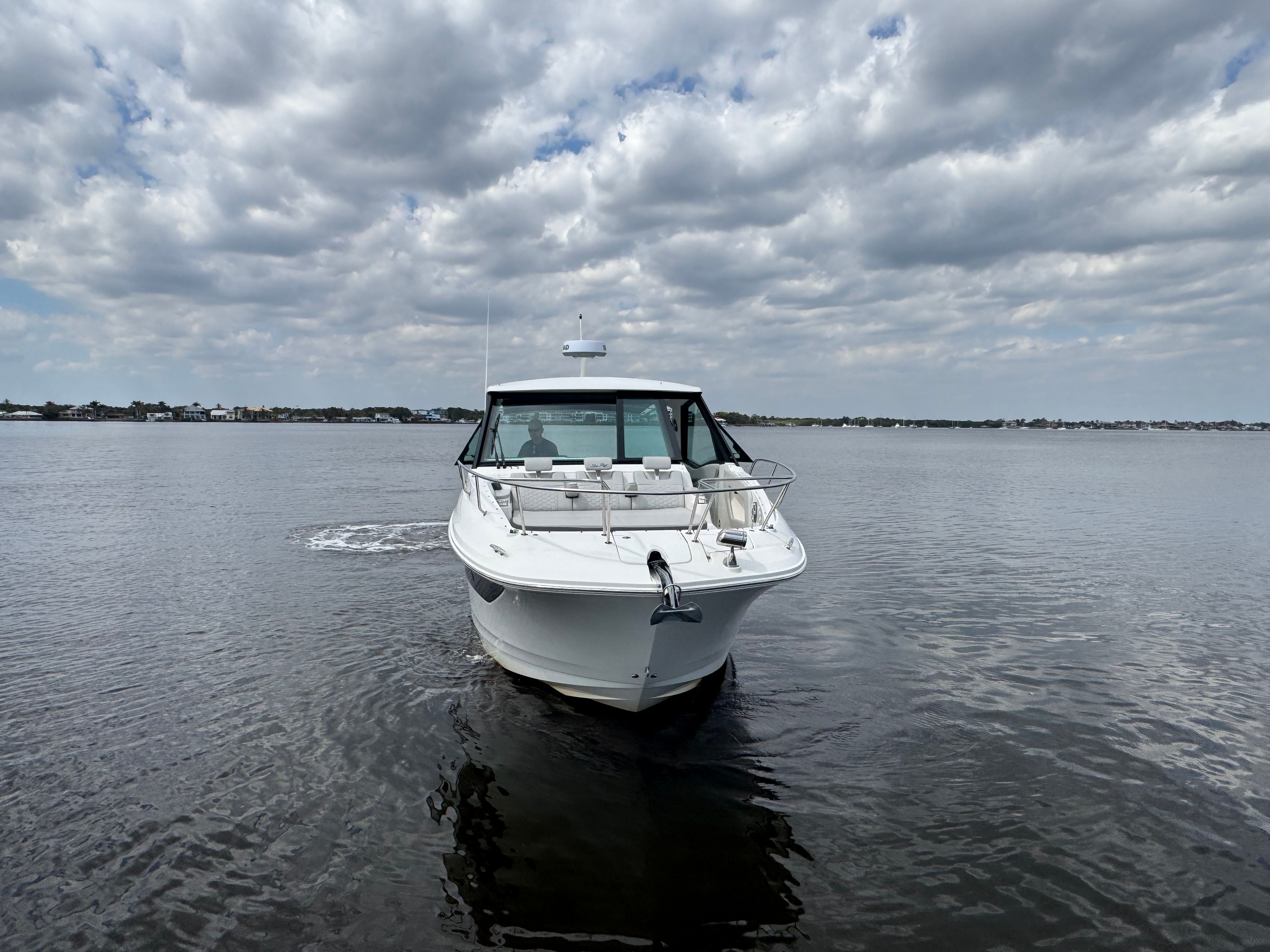 2023 Sea Ray Sundancer 320 Outboard - 5