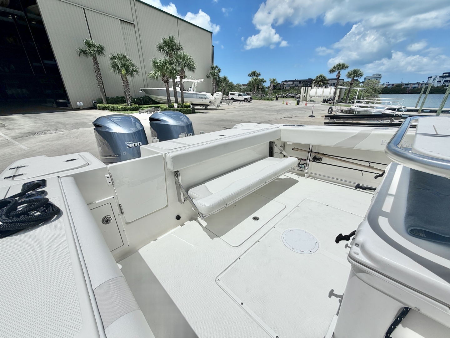 2013 Edgewater 318 CC - Image 12