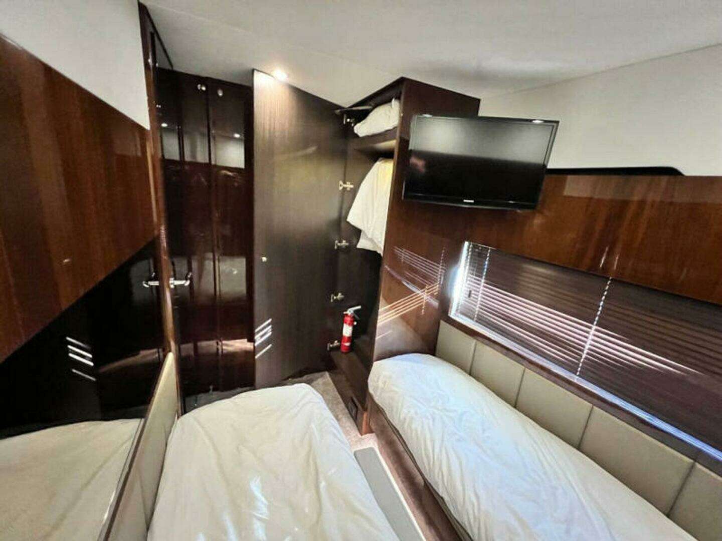 2020 Fairline Squadron - Image 37