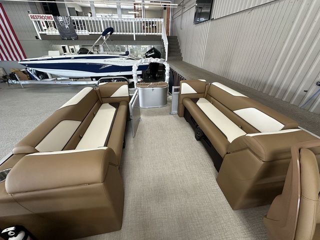 2026 Avalon Venture 85 Quad Lounger 23 FT - 9