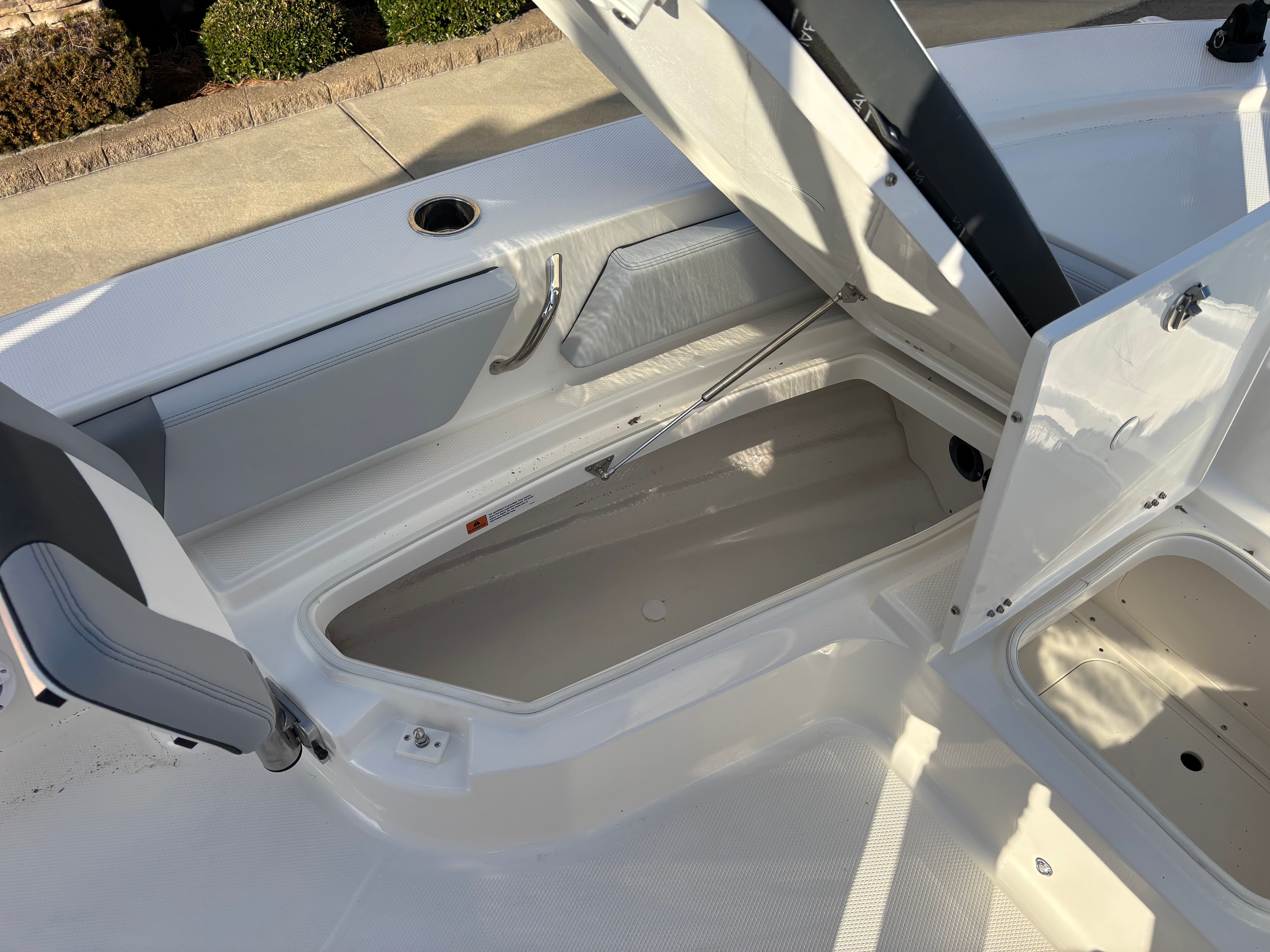 2026 ROBALO 246 CAYMAN - Image 13