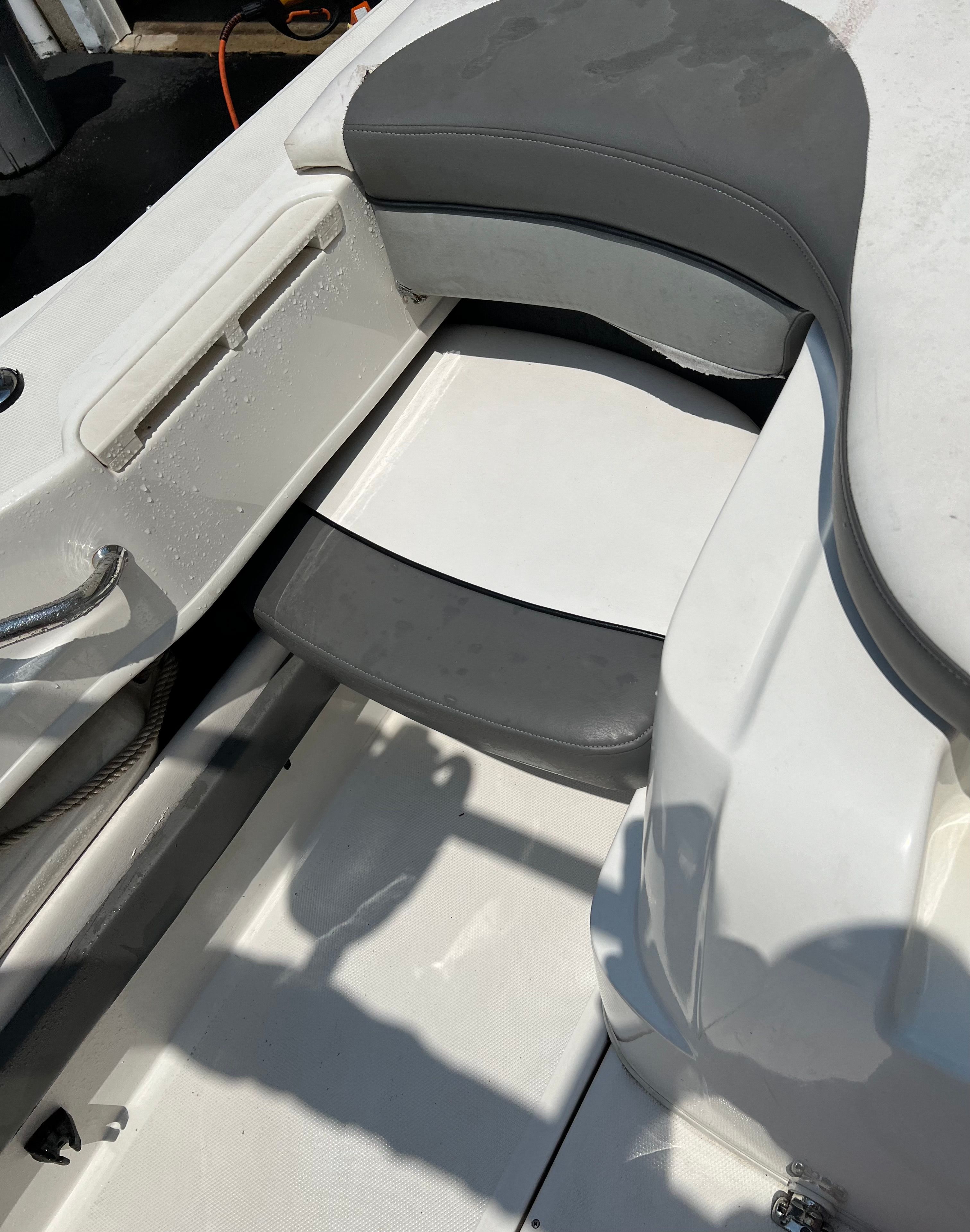 2011 Sea Ray 205 Sport - 6