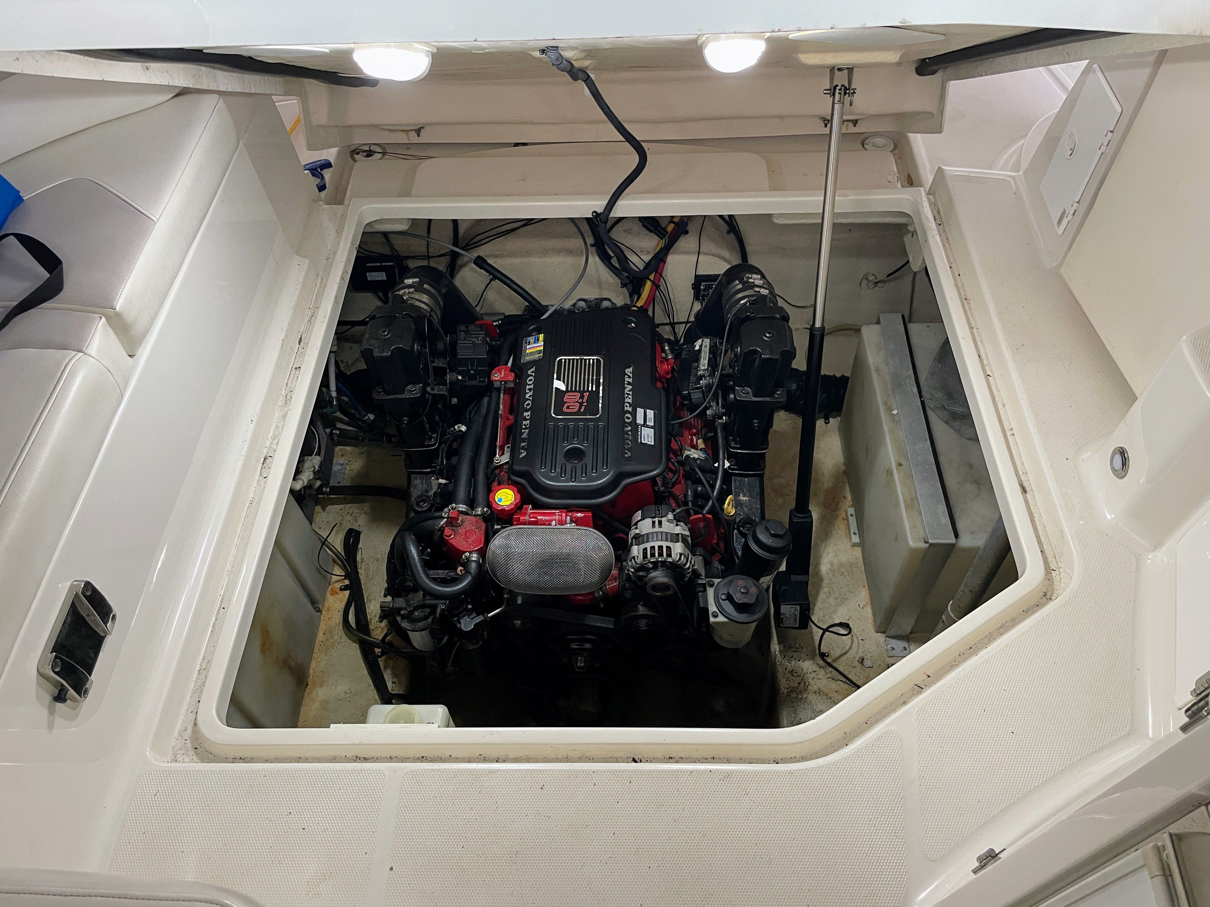 2010 Monterey 280 SCR - 51