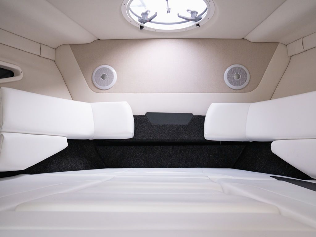 2026 Regal 26 Express - 19