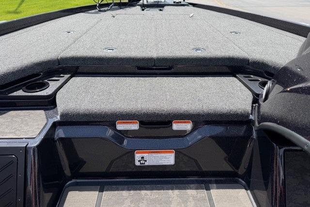 2026 Nitro Z21 XL Pro boat deck with storage compartments and cup holders.