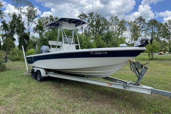 2008 NauticStar 2400 NauticBAY