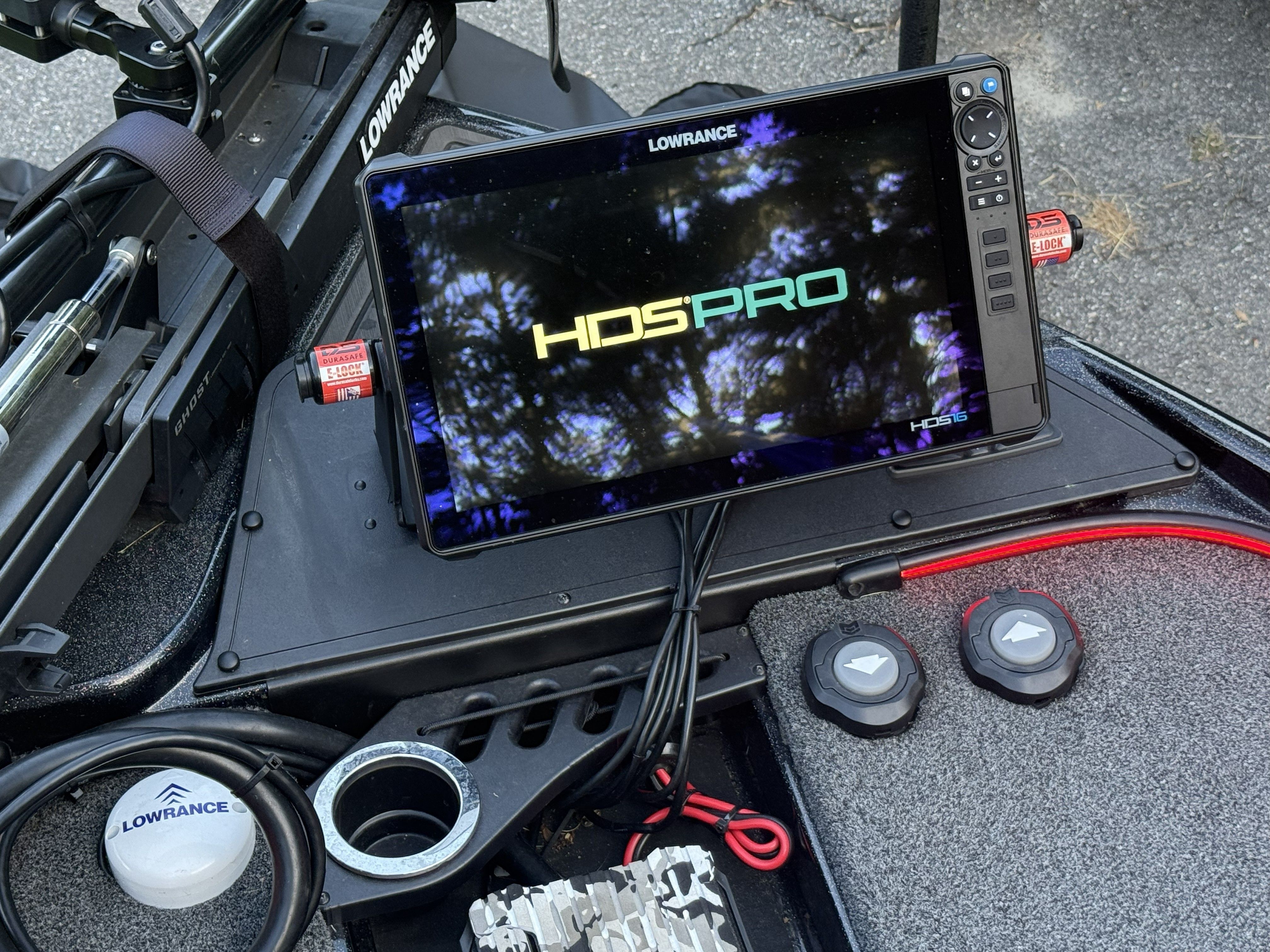 Lowrance HDS PRO on a Nitro Z21 XL Pro boat.