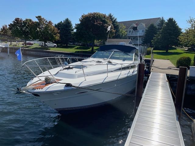 1989 Sea Ray 390 Express Cruiser