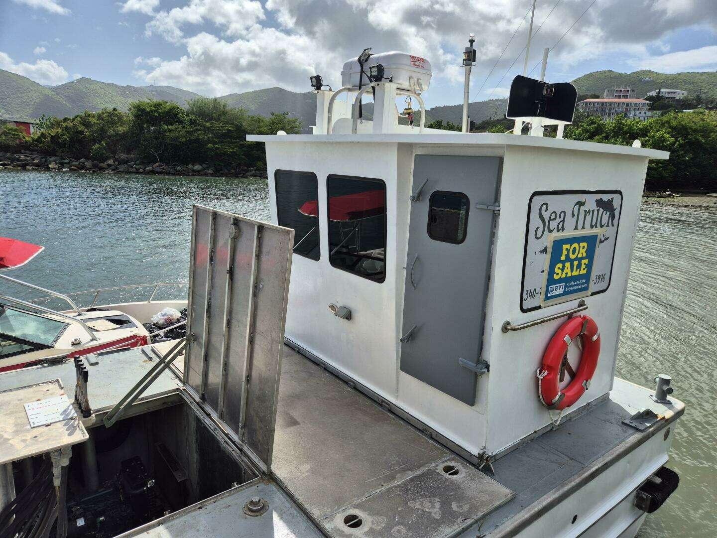 1985 Custom Aluminum Barge - Image 6
