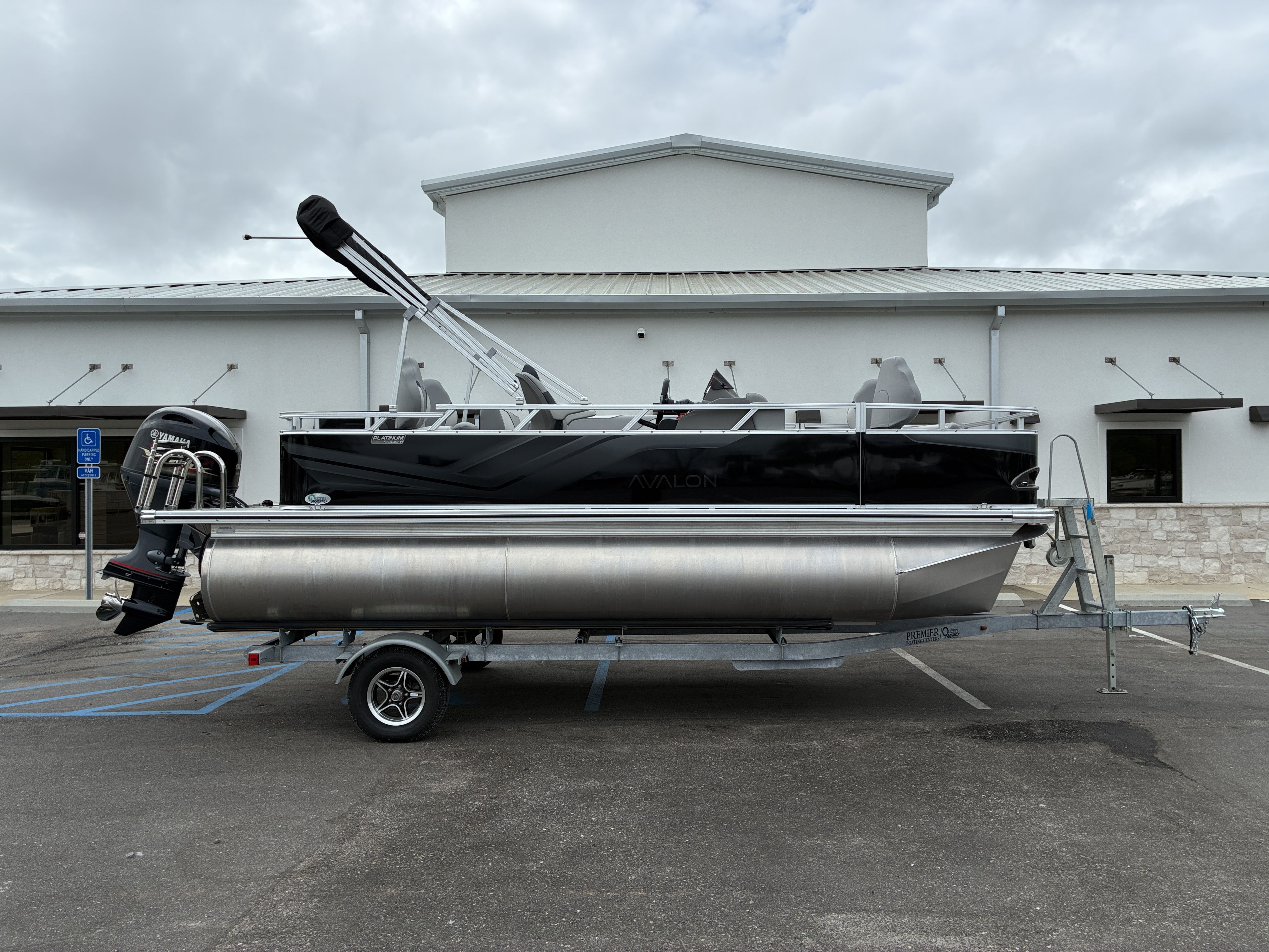 2026 Avalon Venture Quad Fish - 19'