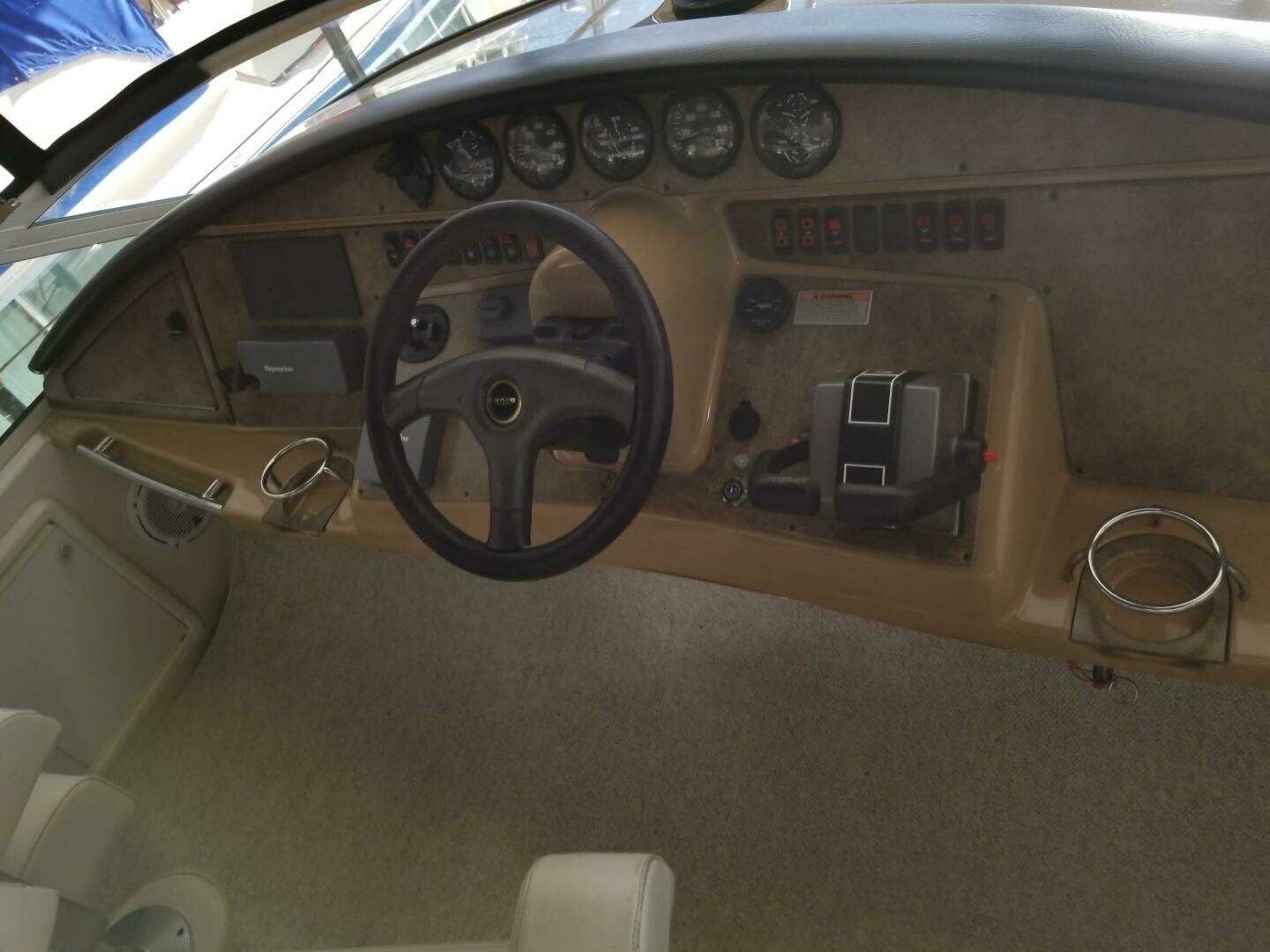 2004 Carver 360 Sport Sedan - Image 9