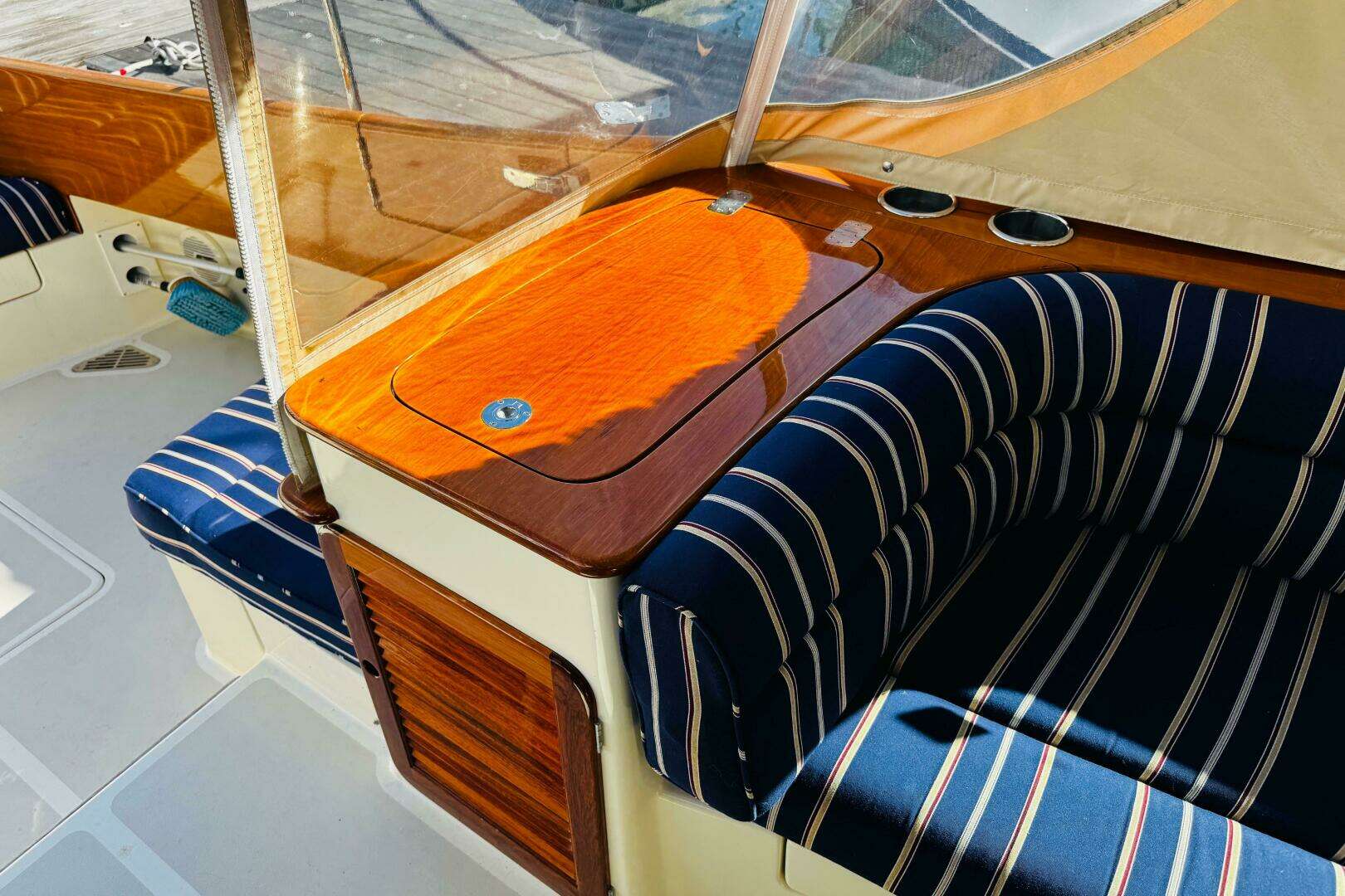 2012 Hinckley Picnic Boat MKIII - Image 38