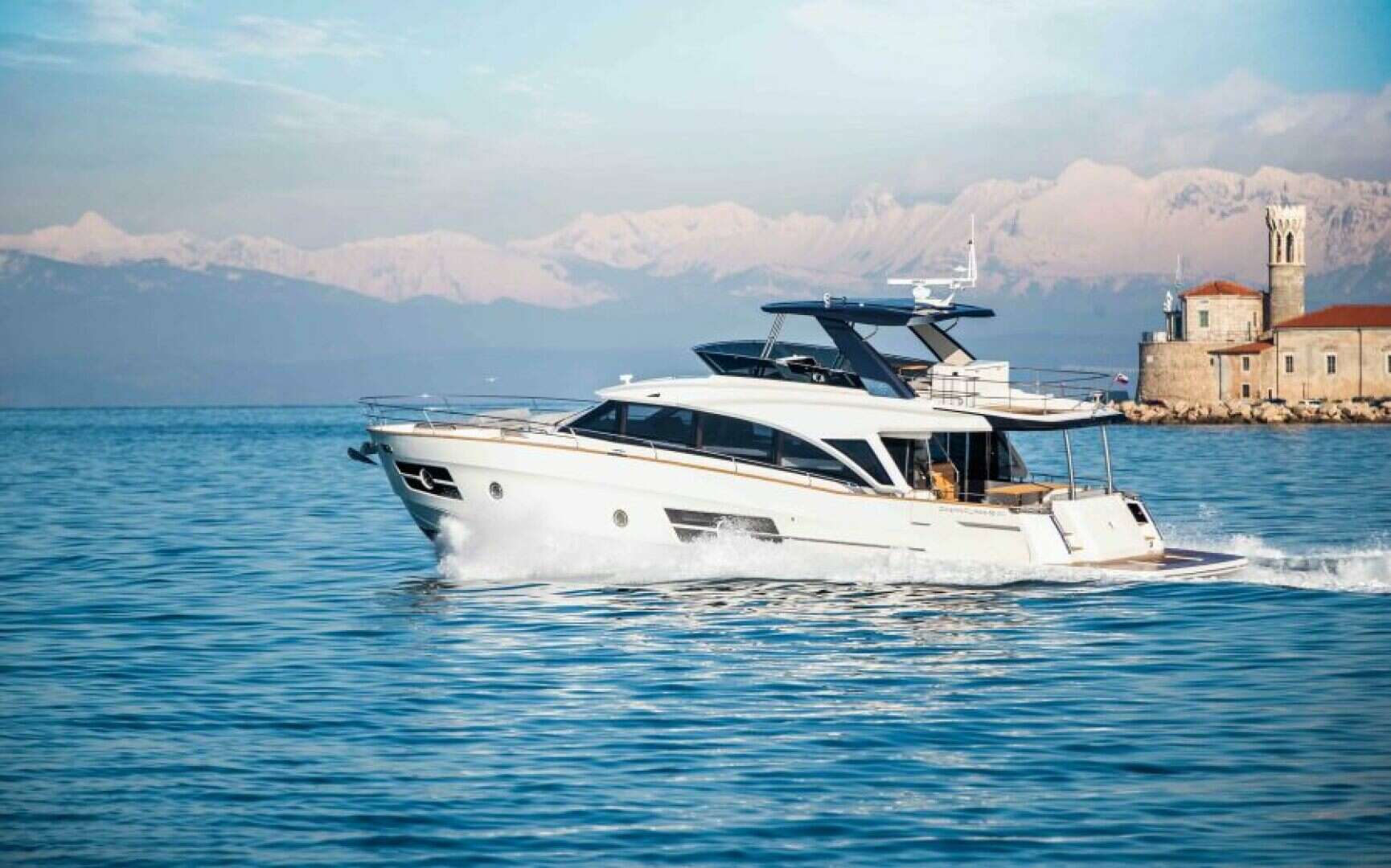 2021 Greenline OceanClass 68 Fly - Image 4