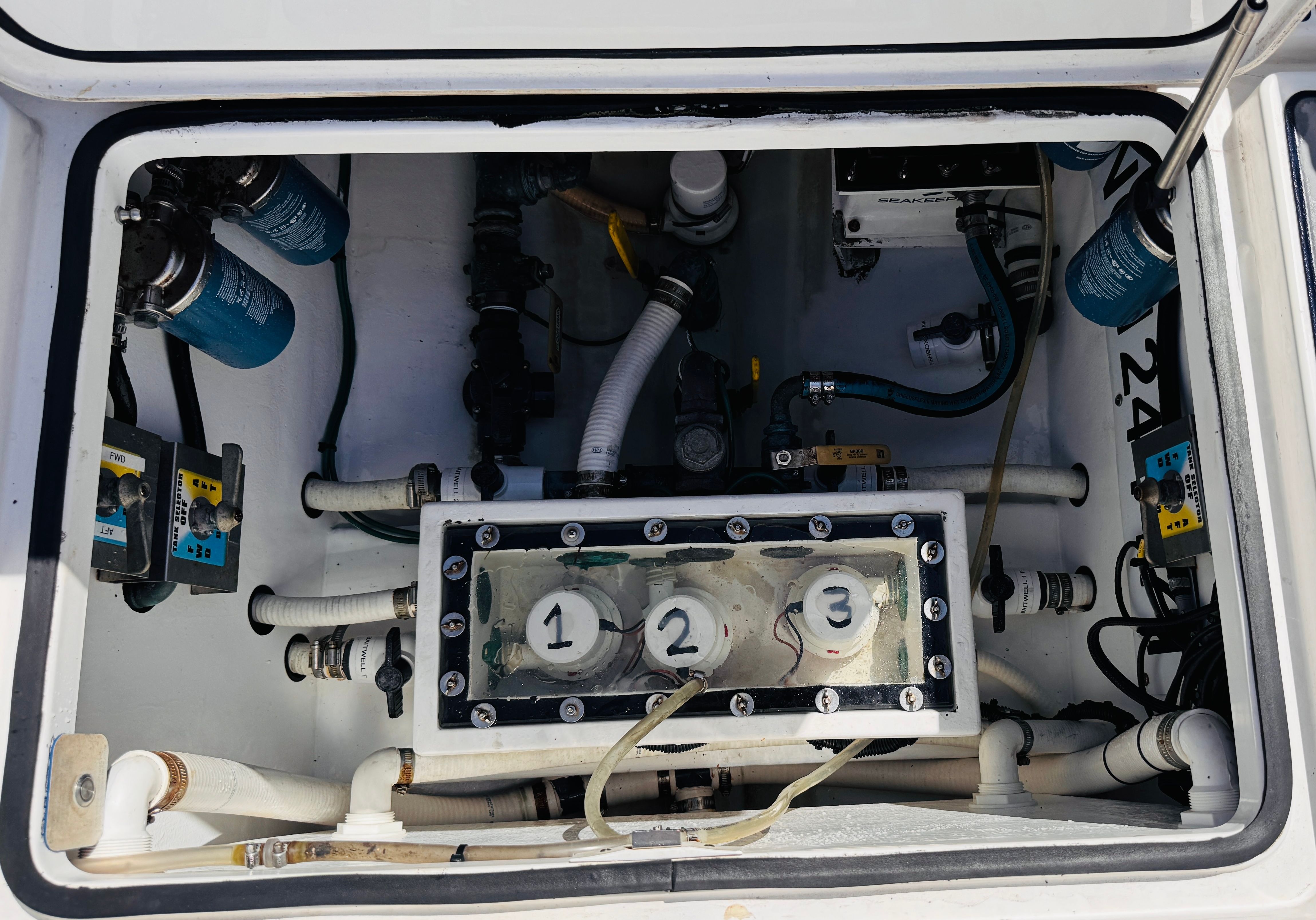 2013 Invincible 42 Open Fisherman - 32