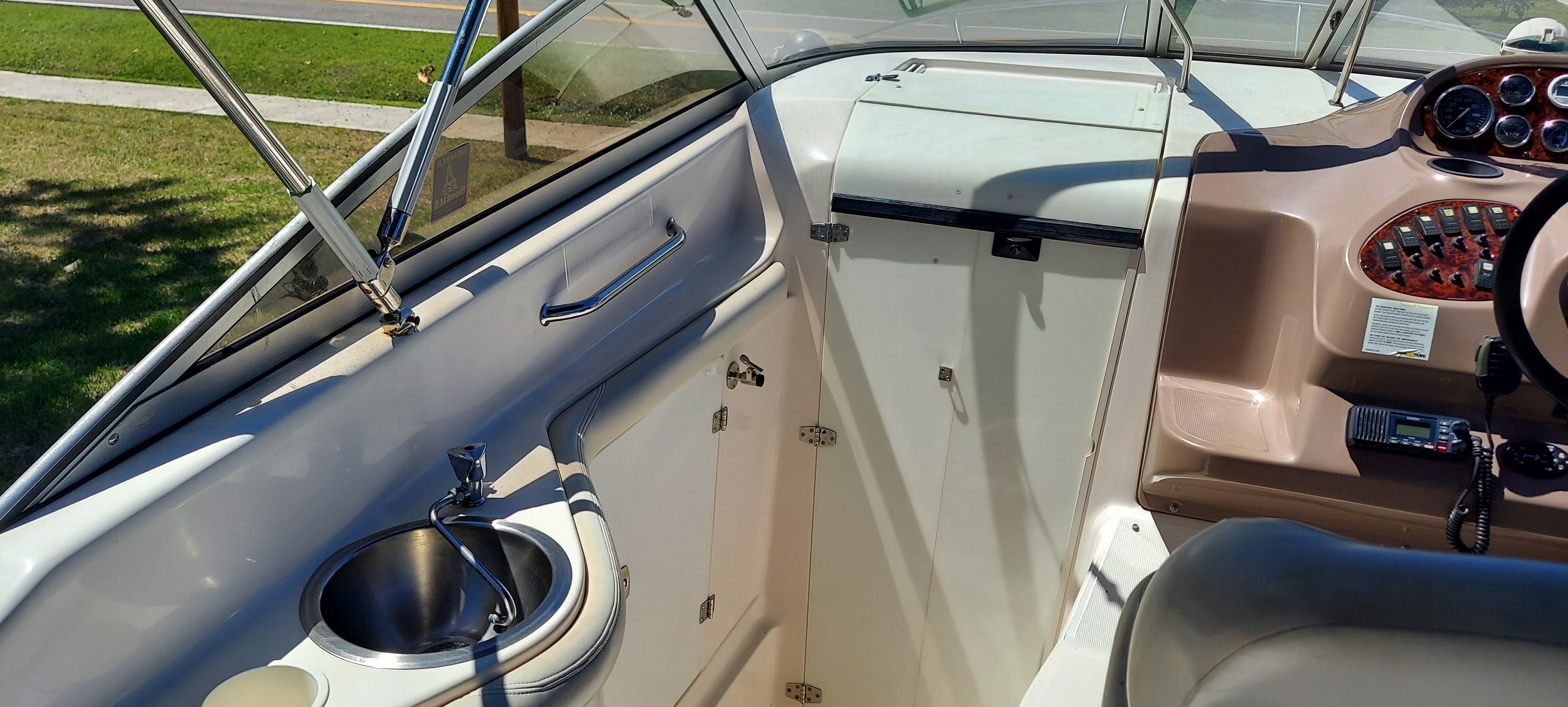 Interior of a 2004 Regal Commodore 2465 boat.