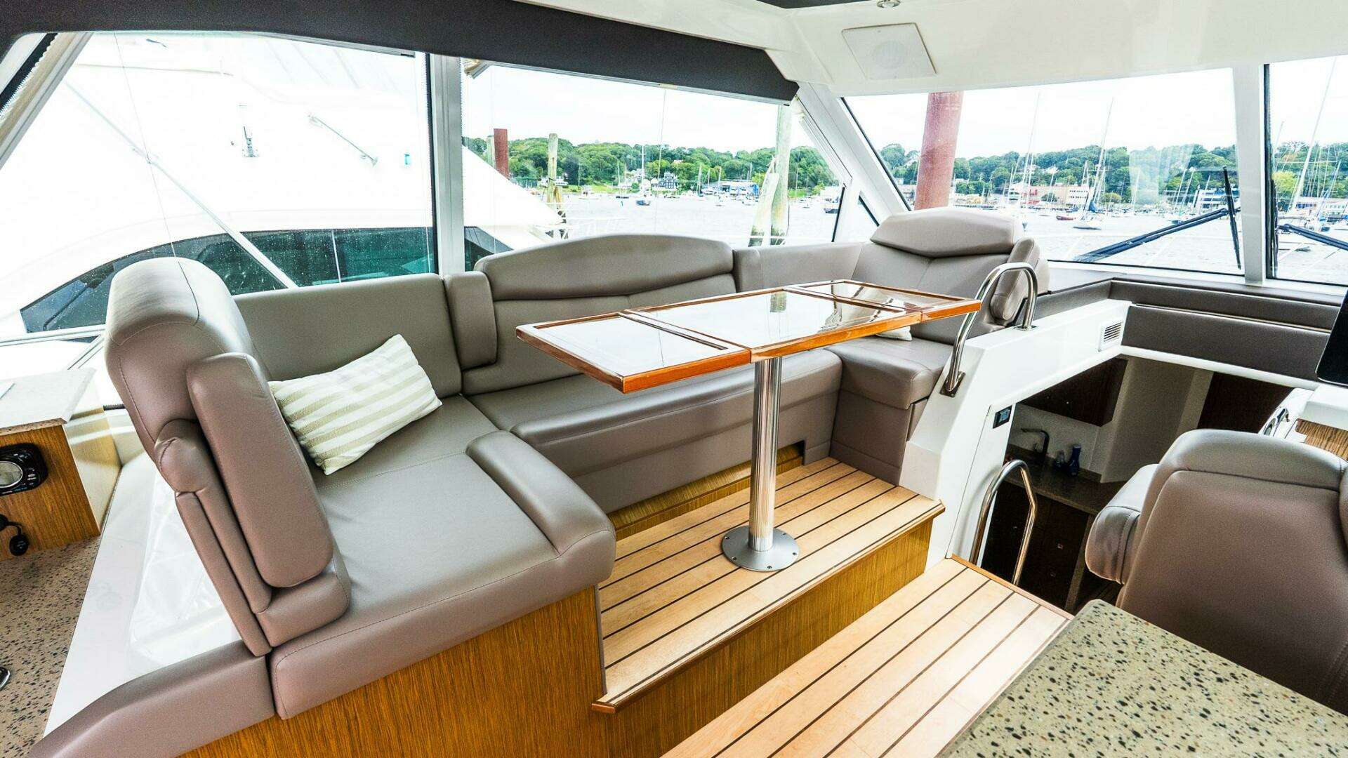 2013 Cruisers 48 Cantius - Image 23