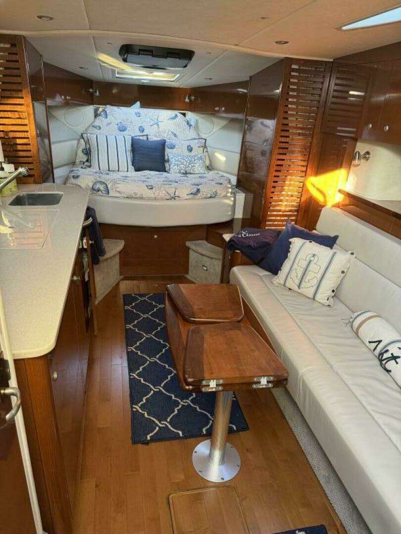 2009 Sea Ray SUNDANCER 350 - Image 27