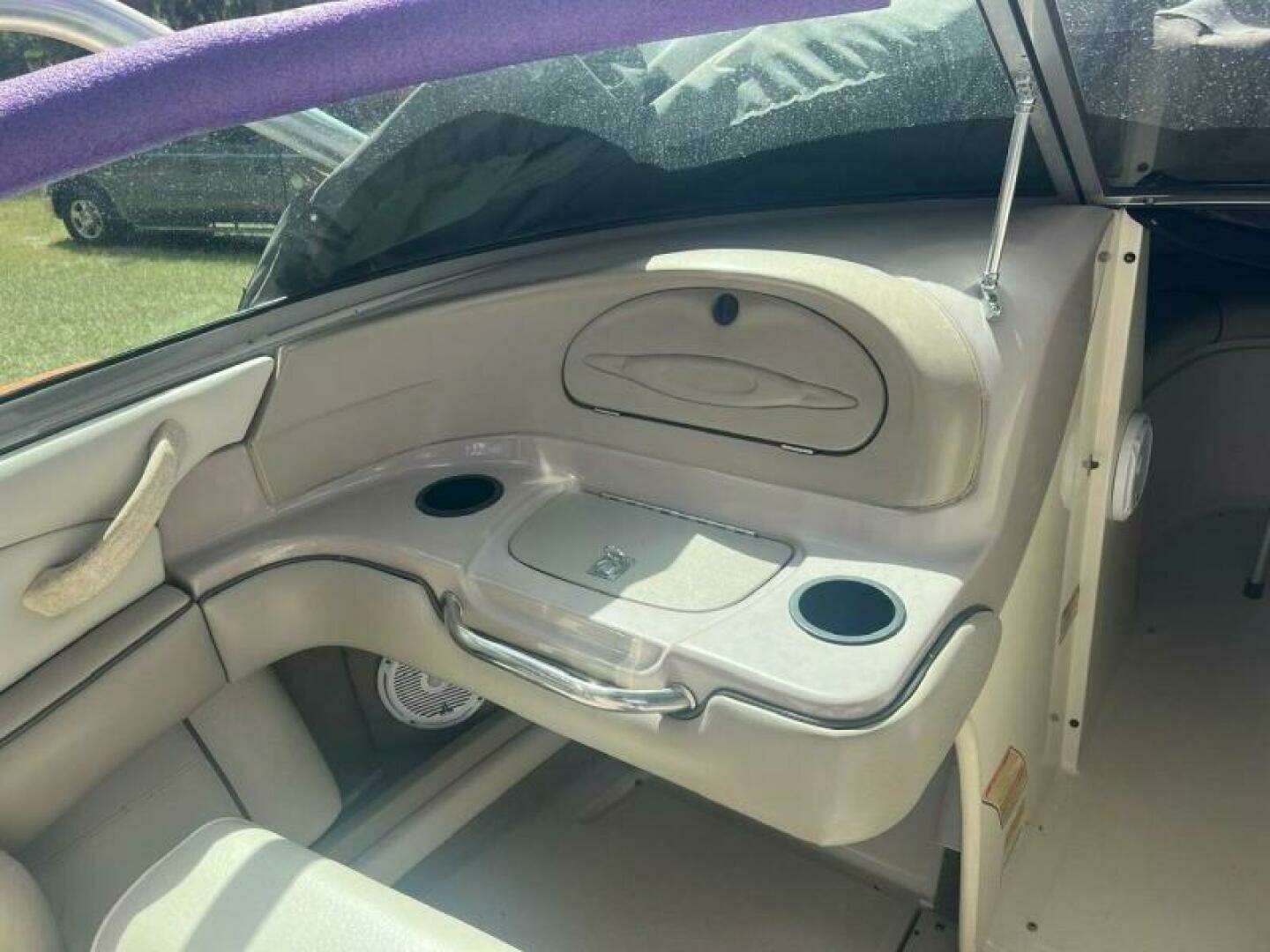 2003 Sea Ray 220 Bow Rider - Image 9