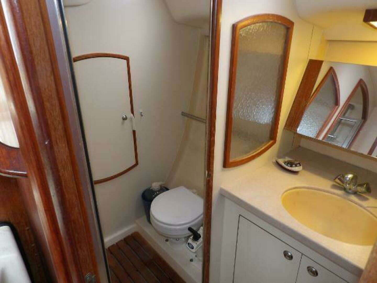 2002 Hunter 356 - Image 32
