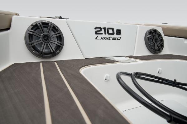2026 Tahoe 210 S - 60