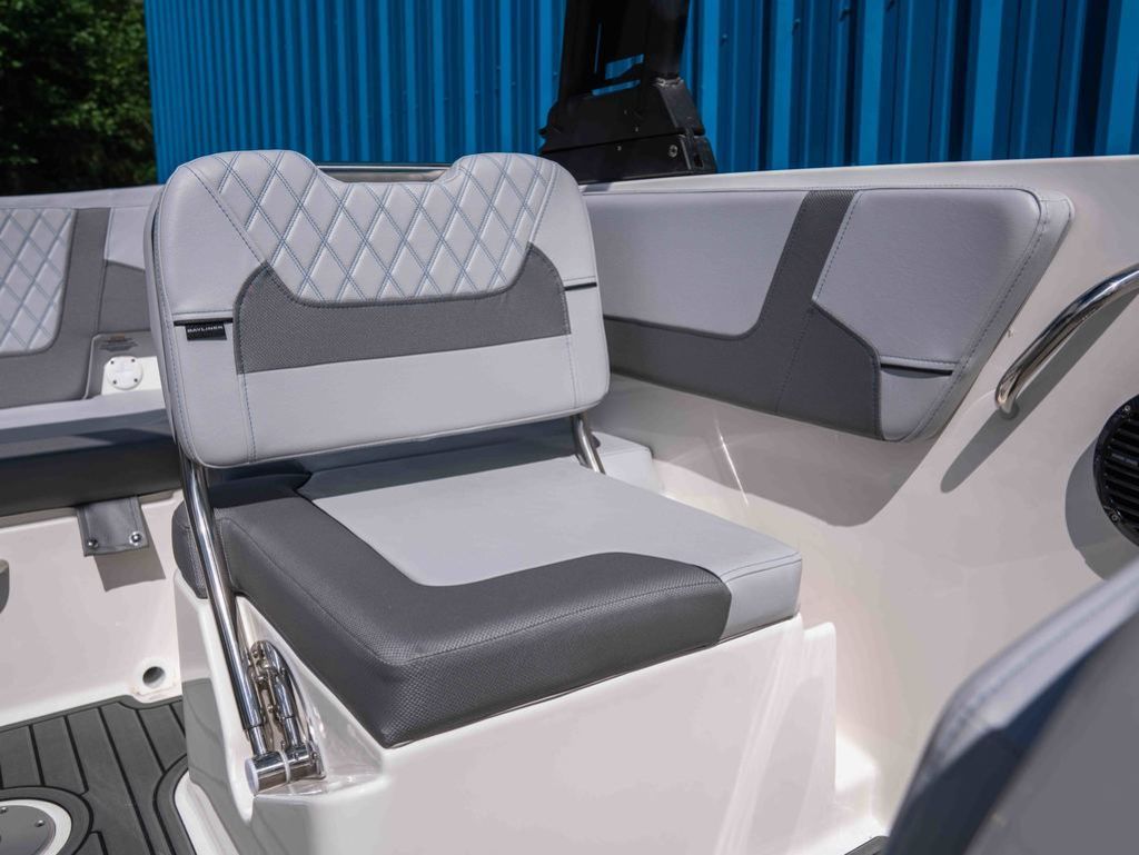 2026 Bayliner VR6 Bowrider I/O - 15